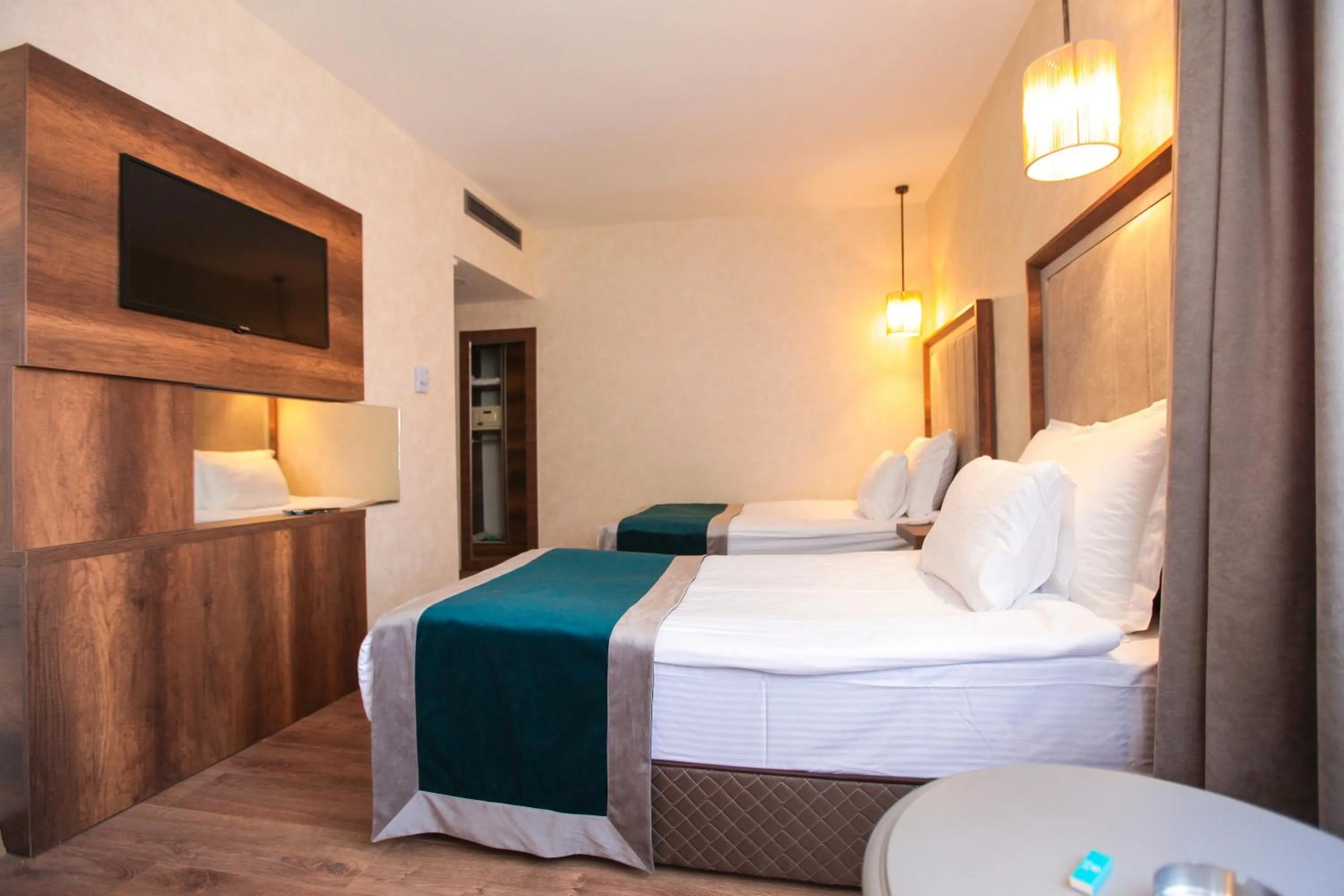 Massage, Bed in The Life Hotel & Spa