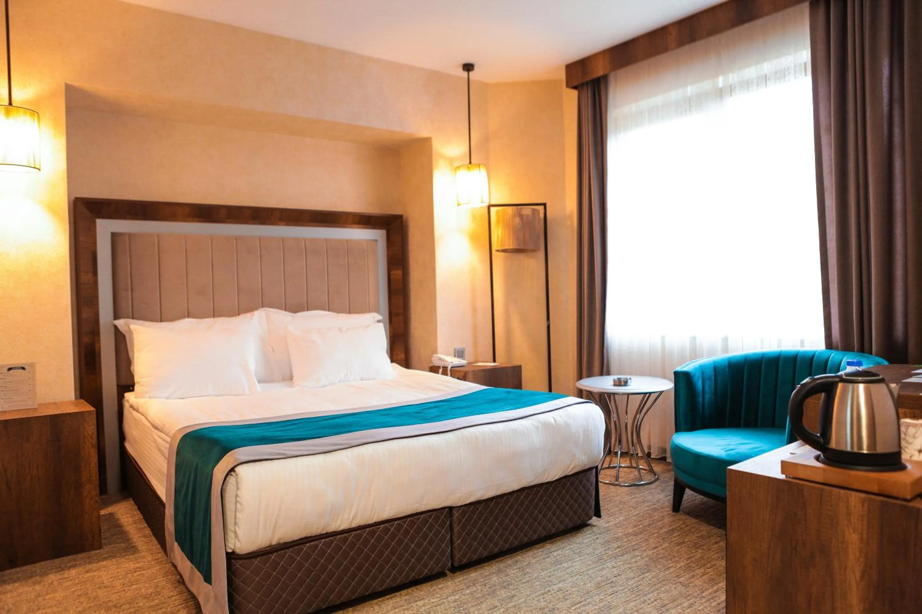 Massage, Bed in The Life Hotel & Spa