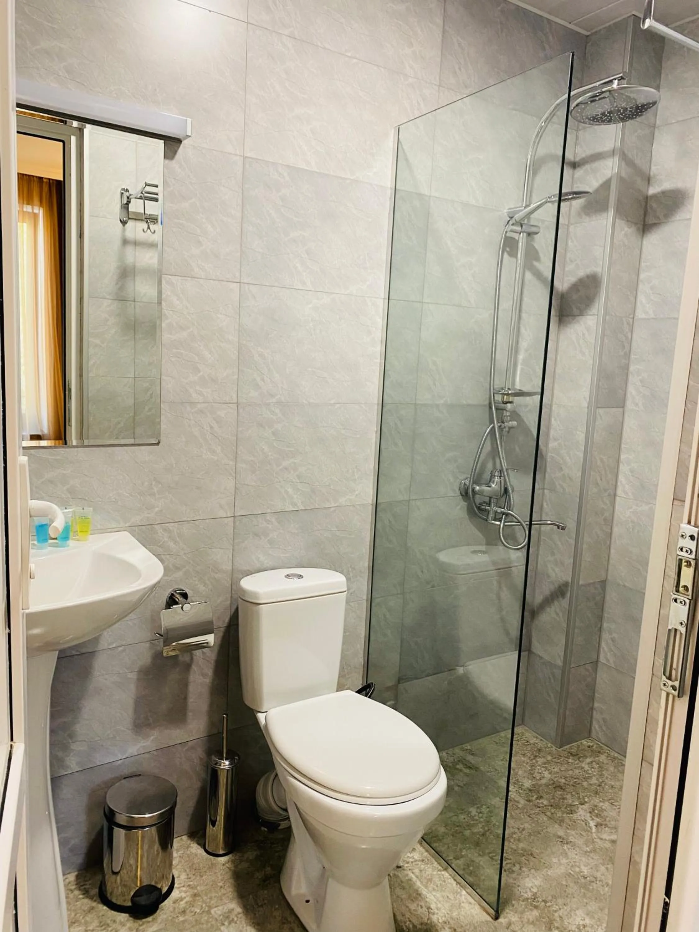 Shower in HOTEL KAZBEGI 1963