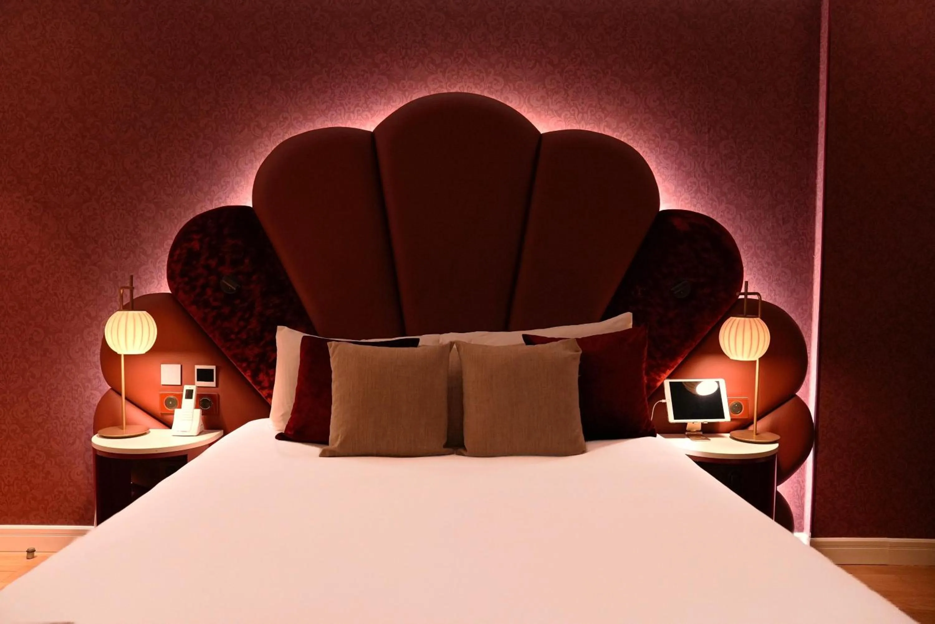 Bedroom, Bed in Paris j'Adore Hotel & Spa