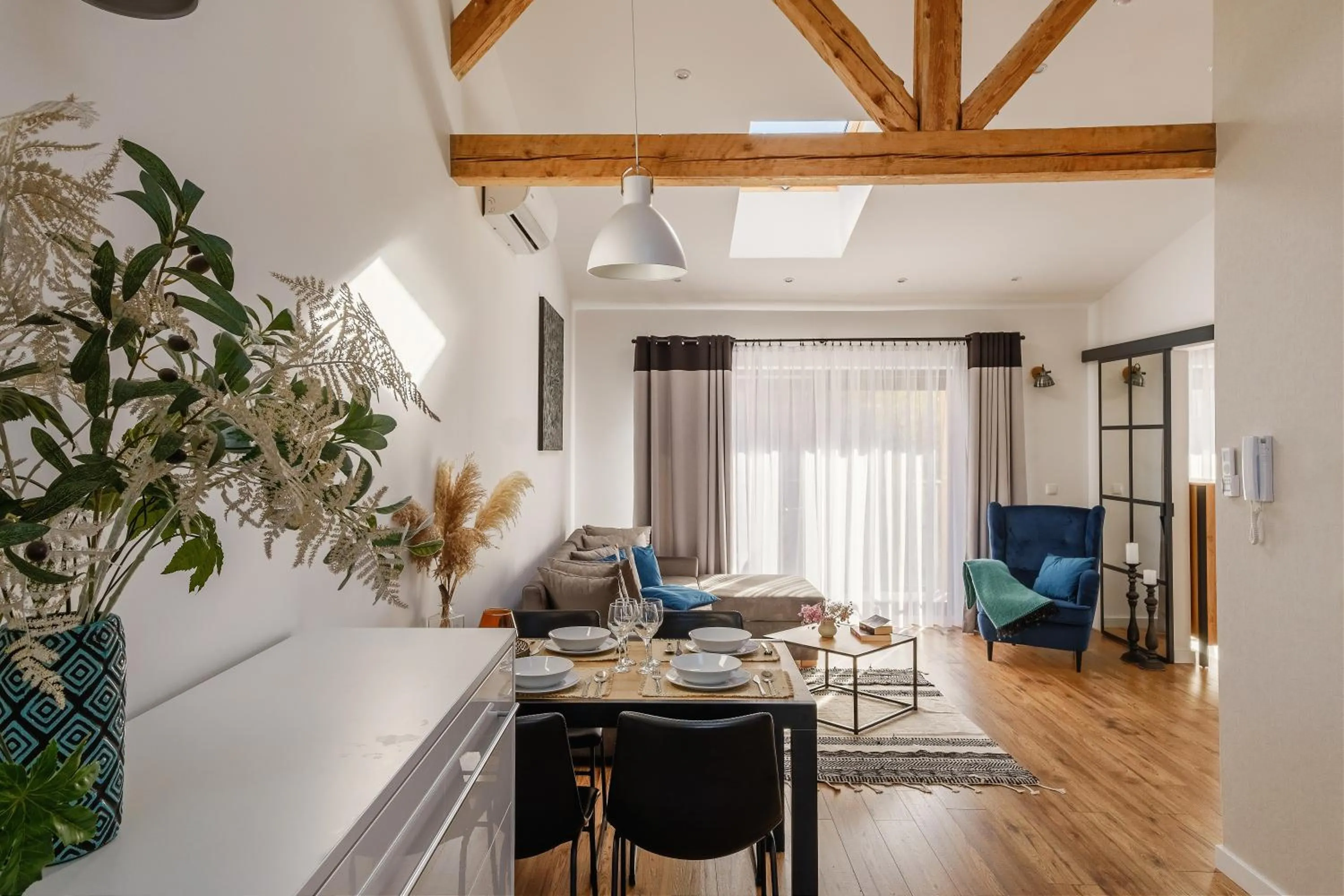 Living room in REZYDENCJA ORNAK 5 - stylowe apartamenty z balkonami i jacuzzi, 5 min pieszo do Krupówek, IZBY PODHALAŃSKIE