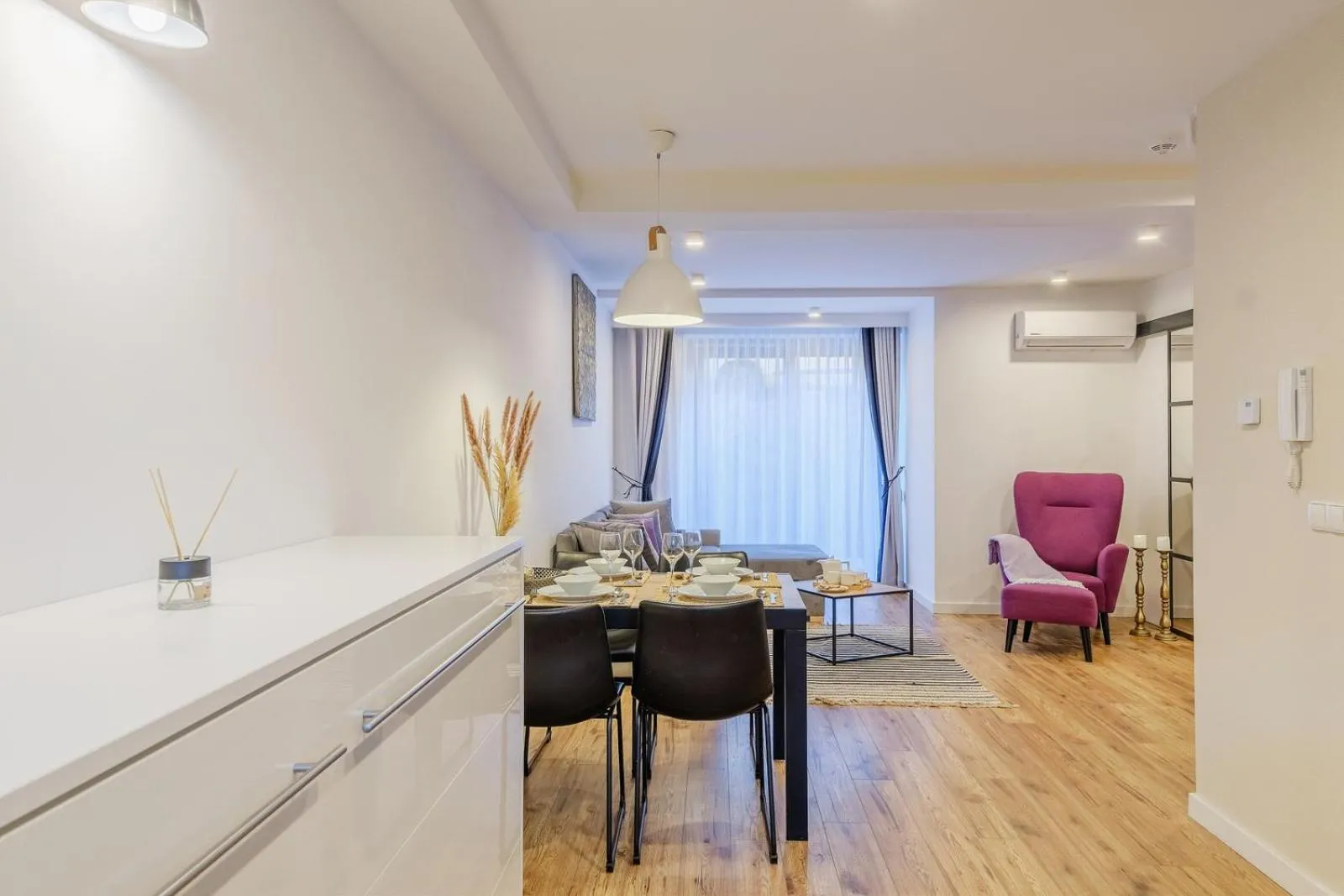 Living room in REZYDENCJA ORNAK 5 - stylowe apartamenty z balkonami i jacuzzi, 5 min pieszo do Krupówek, IZBY PODHALAŃSKIE