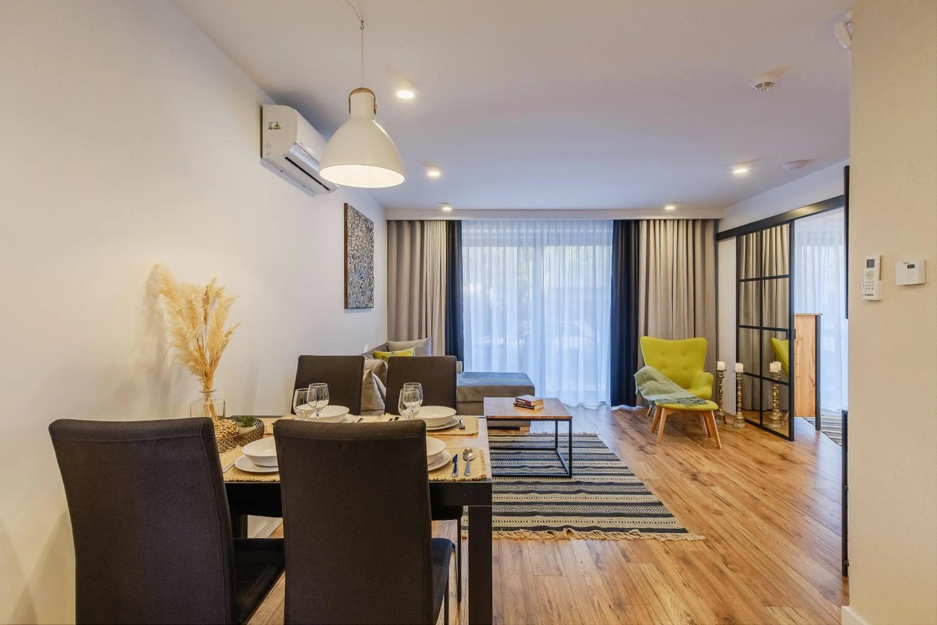 Living room in REZYDENCJA ORNAK 5 - stylowe apartamenty z balkonami i jacuzzi, 5 min pieszo do Krupówek, IZBY PODHALAŃSKIE