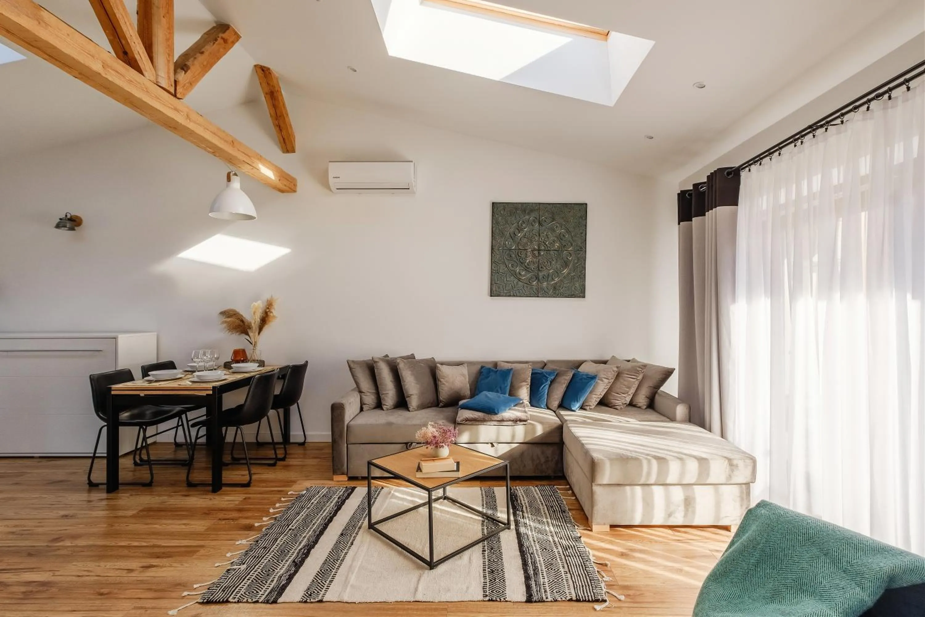 Living room in REZYDENCJA ORNAK 5 - stylowe apartamenty z balkonami i jacuzzi, 5 min pieszo do Krupówek, IZBY PODHALAŃSKIE