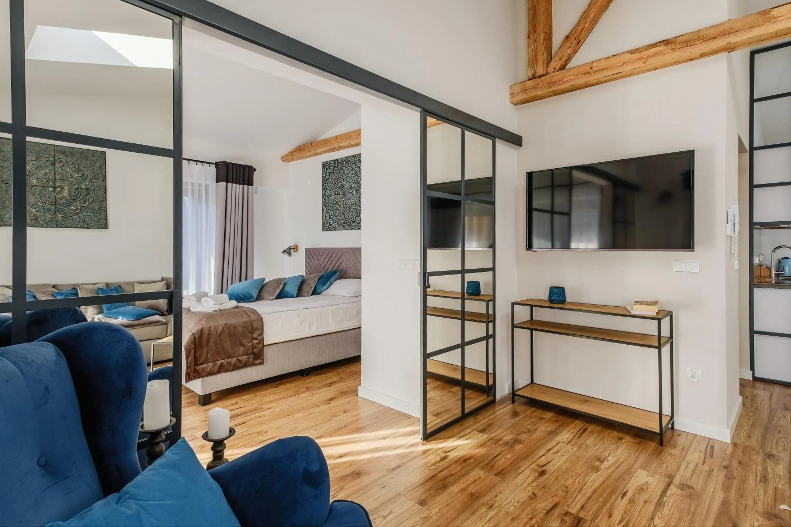 Bed in REZYDENCJA ORNAK 5 - stylowe apartamenty z balkonami i jacuzzi, 5 min pieszo do Krupówek, IZBY PODHALAŃSKIE