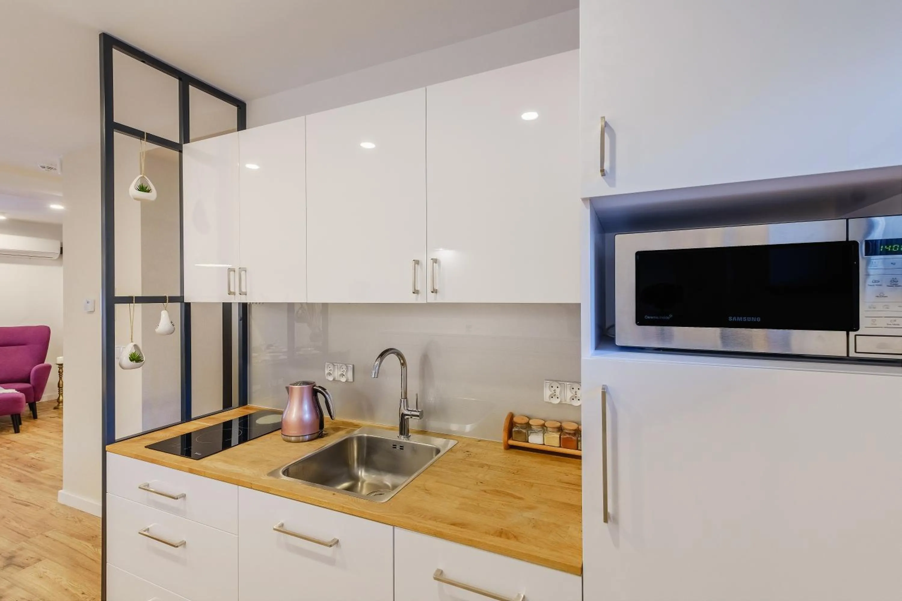 Coffee/tea facilities in REZYDENCJA ORNAK 5 - stylowe apartamenty z balkonami i jacuzzi, 5 min pieszo do Krupówek, IZBY PODHALAŃSKIE