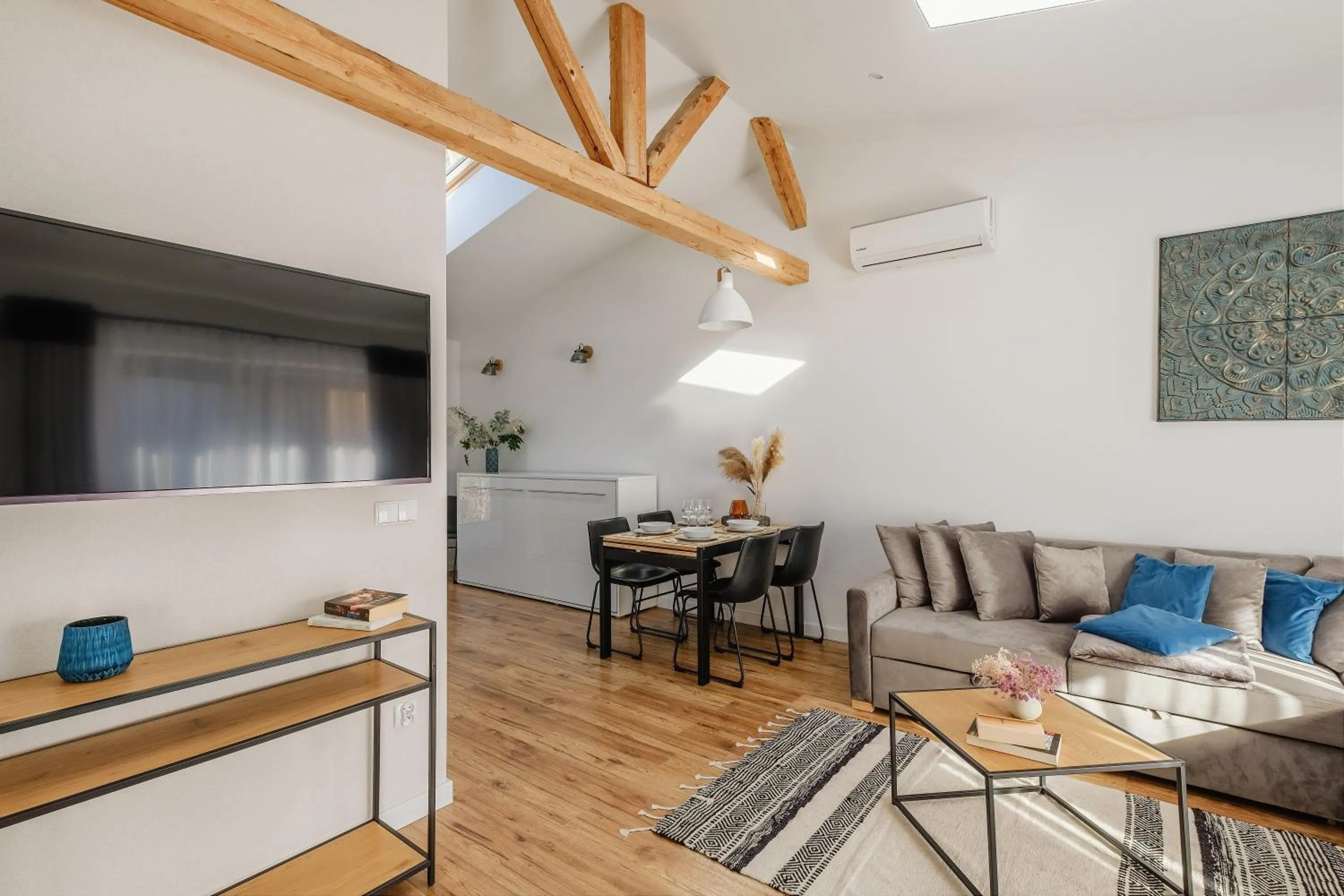 Living room in REZYDENCJA ORNAK 5 - stylowe apartamenty z balkonami i jacuzzi, 5 min pieszo do Krupówek, IZBY PODHALAŃSKIE