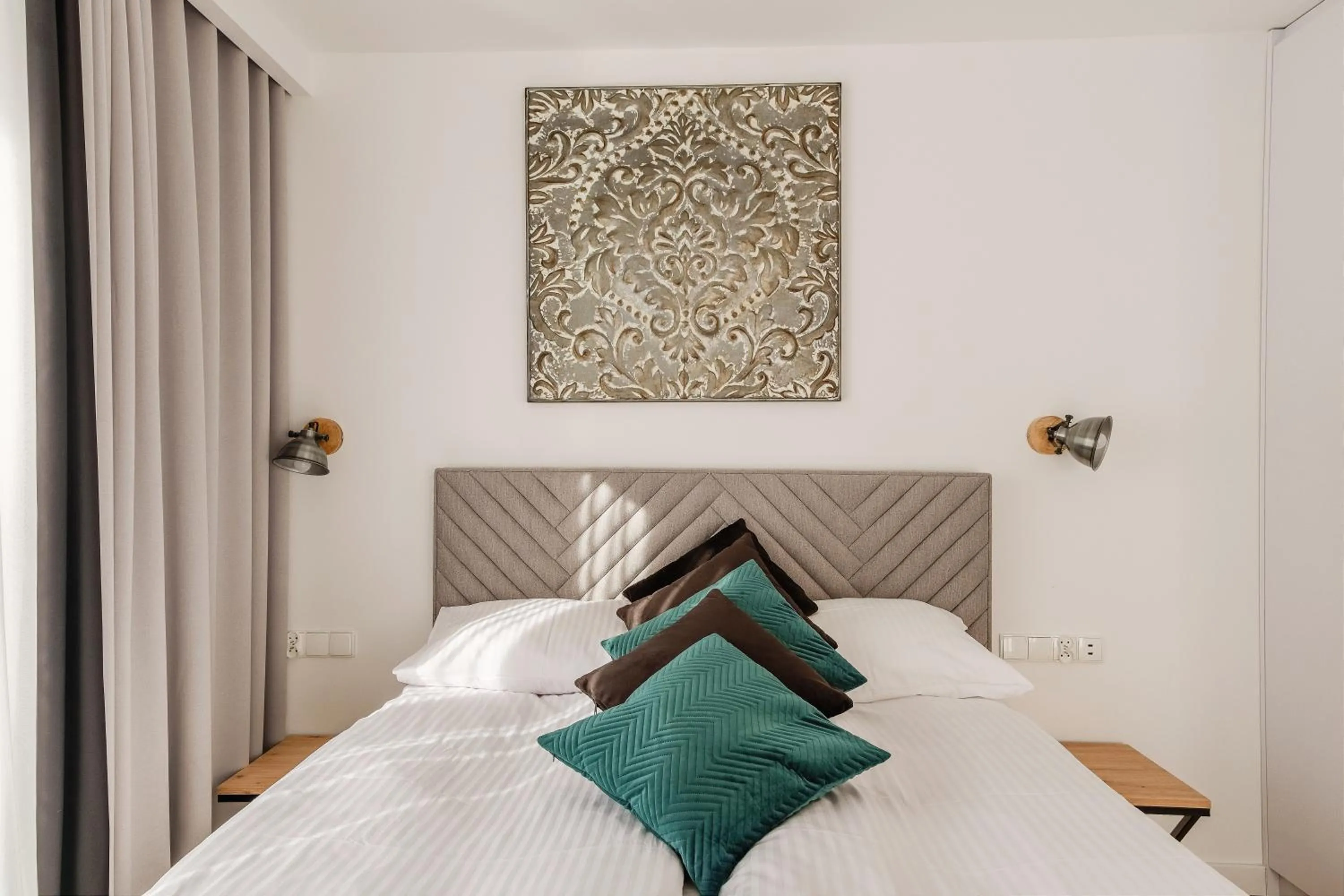 Bed in REZYDENCJA ORNAK 5 - stylowe apartamenty z balkonami i jacuzzi, 5 min pieszo do Krupówek, IZBY PODHALAŃSKIE