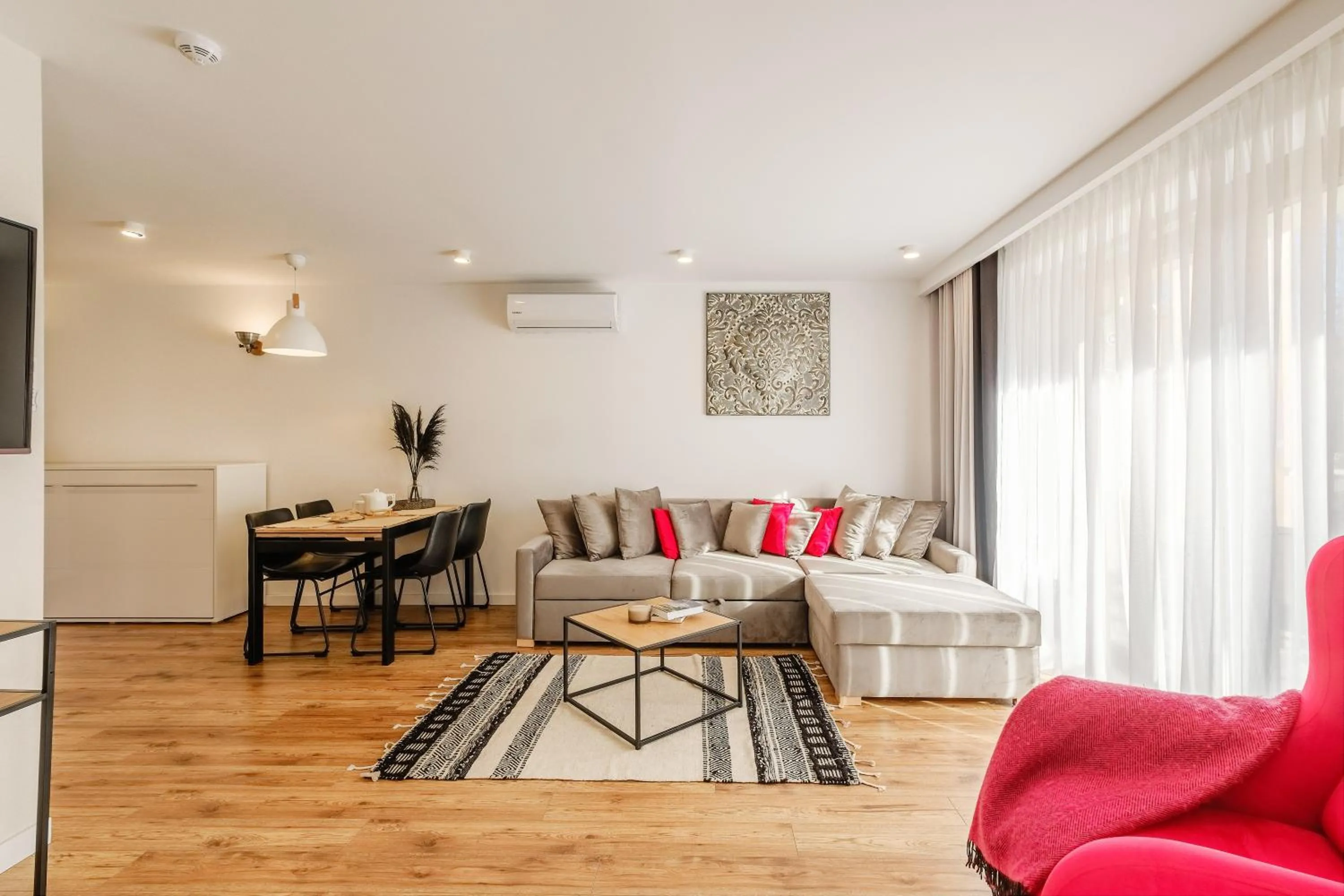 Living room in REZYDENCJA ORNAK 5 - stylowe apartamenty z balkonami i jacuzzi, 5 min pieszo do Krupówek, IZBY PODHALAŃSKIE
