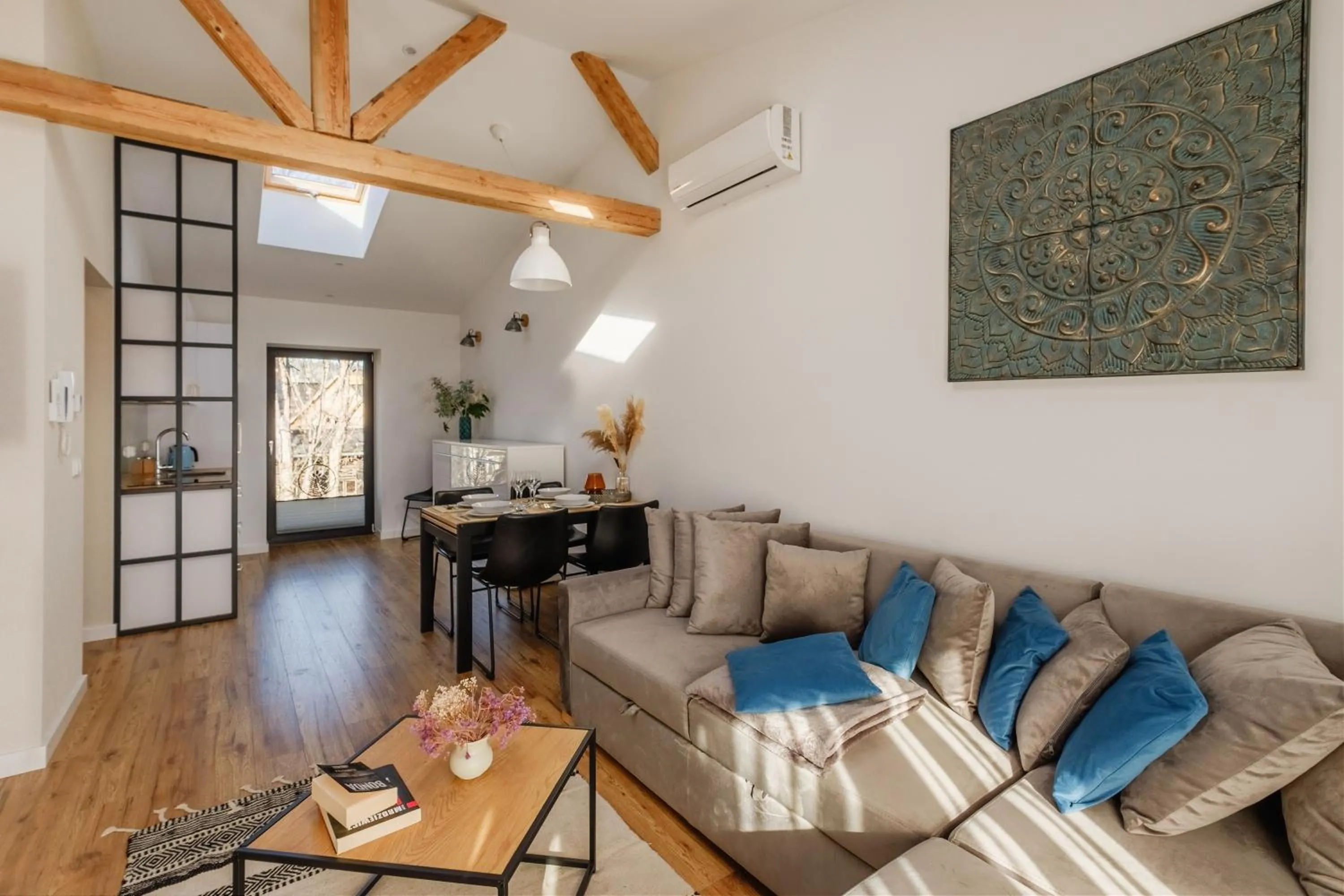 Living room in REZYDENCJA ORNAK 5 - stylowe apartamenty z balkonami i jacuzzi, 5 min pieszo do Krupówek, IZBY PODHALAŃSKIE
