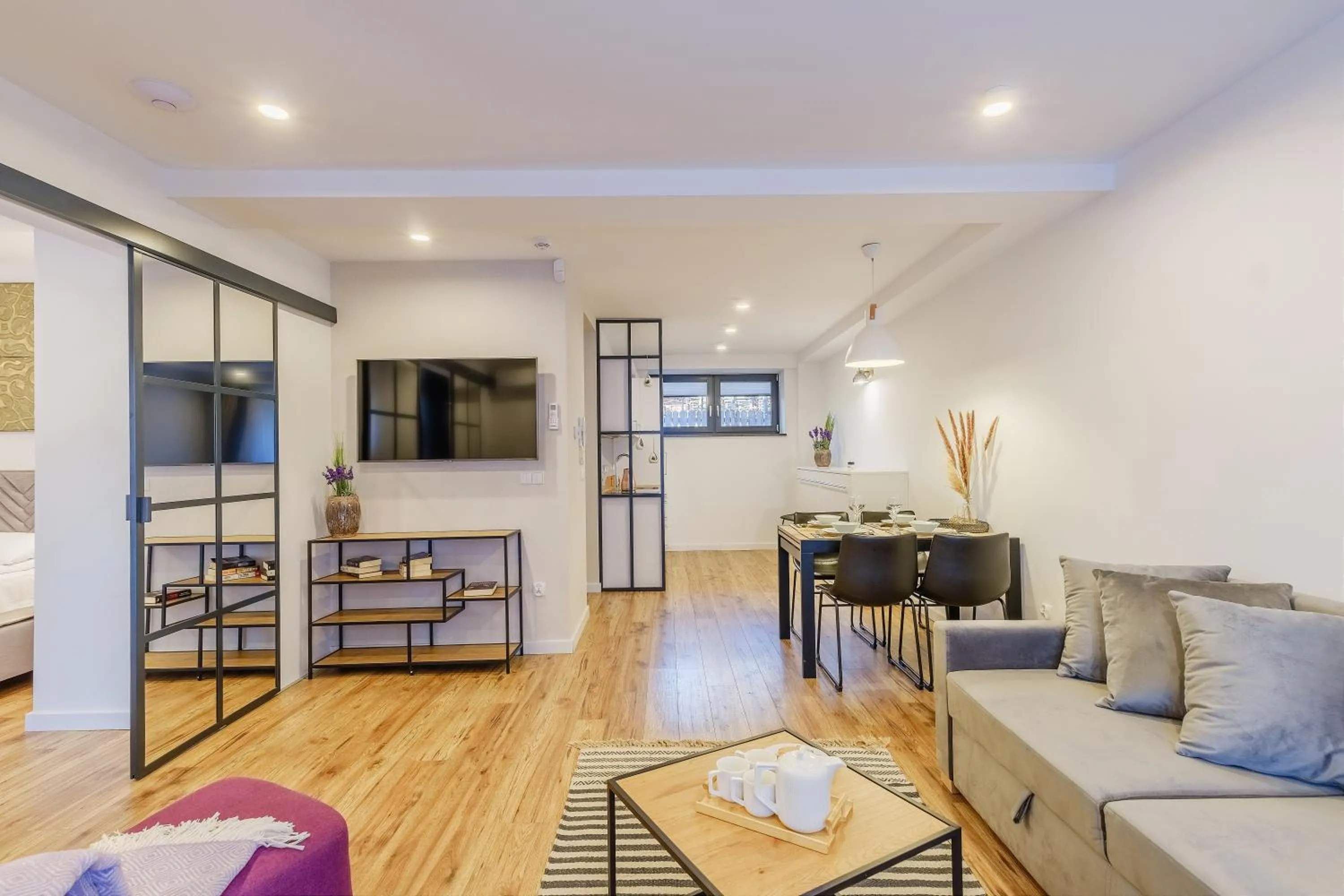 Bed in REZYDENCJA ORNAK 5 - stylowe apartamenty z balkonami i jacuzzi, 5 min pieszo do Krupówek, IZBY PODHALAŃSKIE