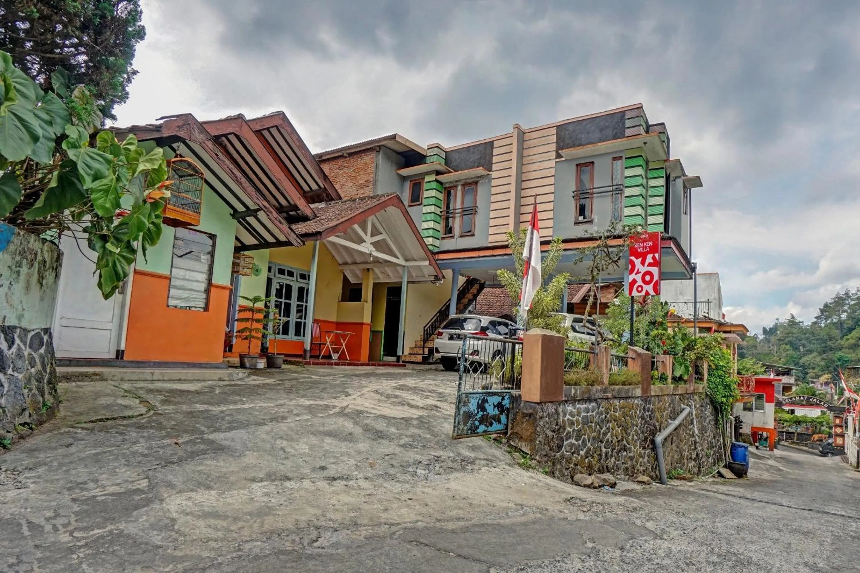 Facade/entrance in OYO Life 90321 Ken Ken Villa