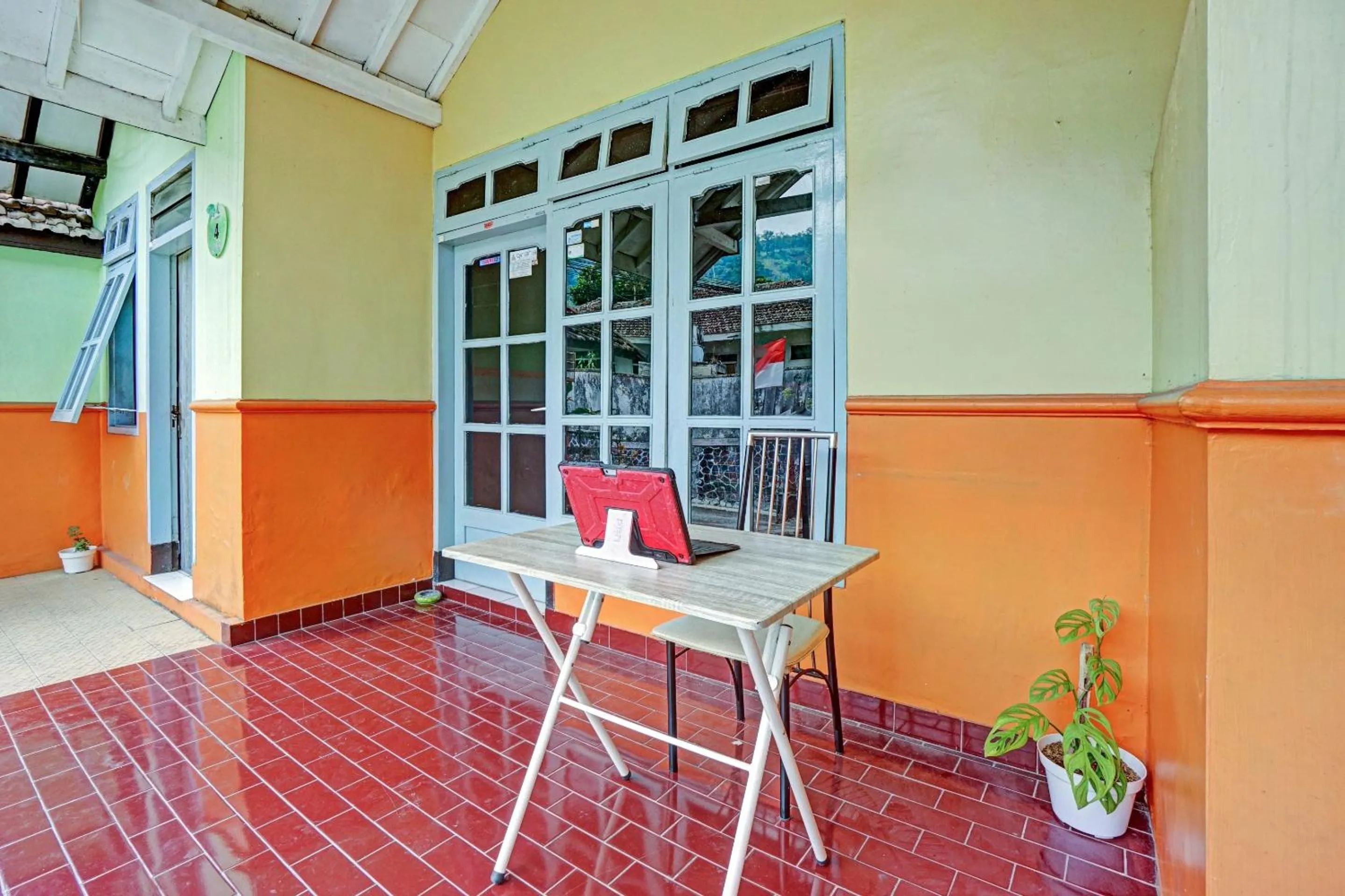 Lobby or reception in OYO Life 90321 Ken Ken Villa