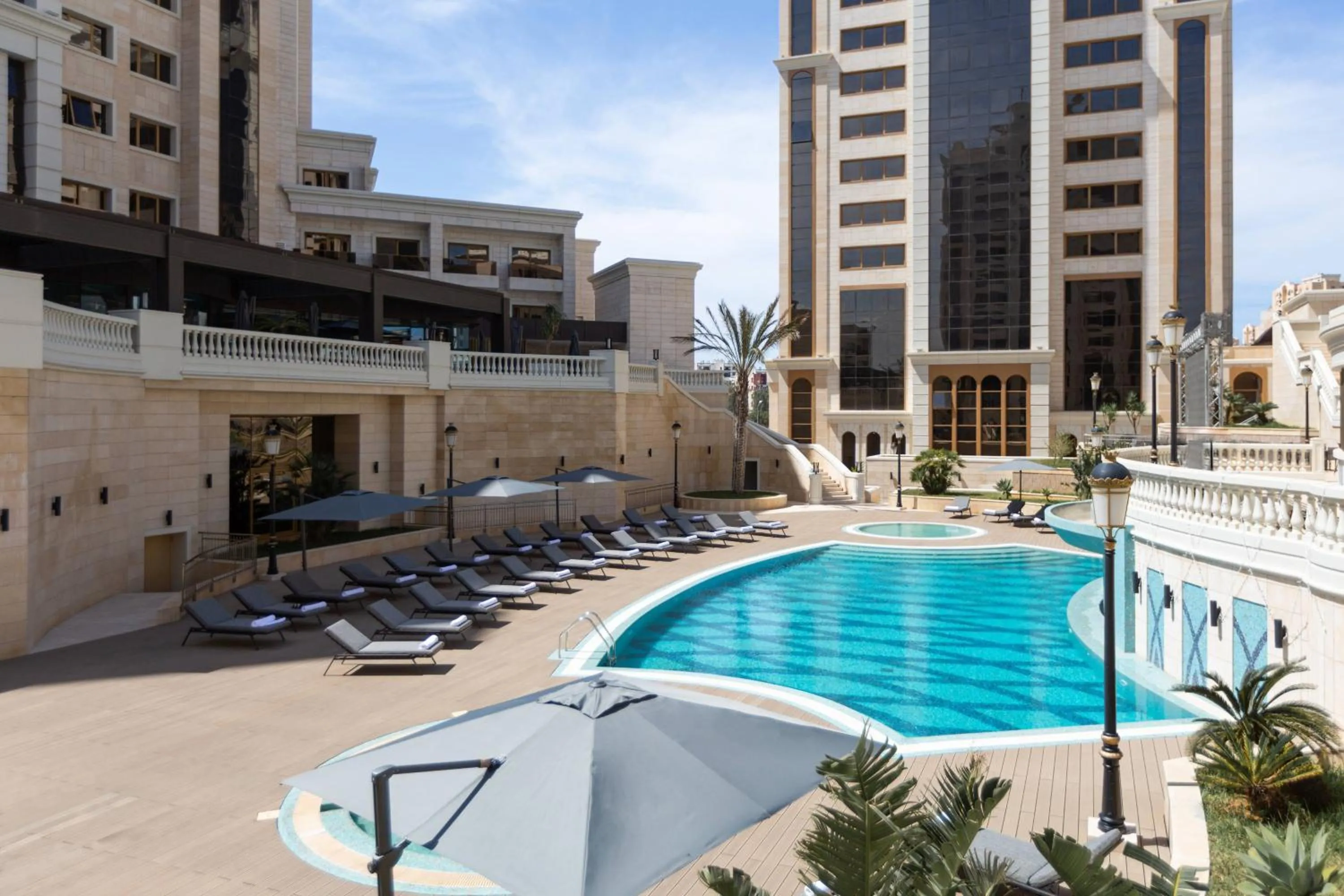 Swimming pool in Algiers Marriott Hotel Bab Ezzouar
