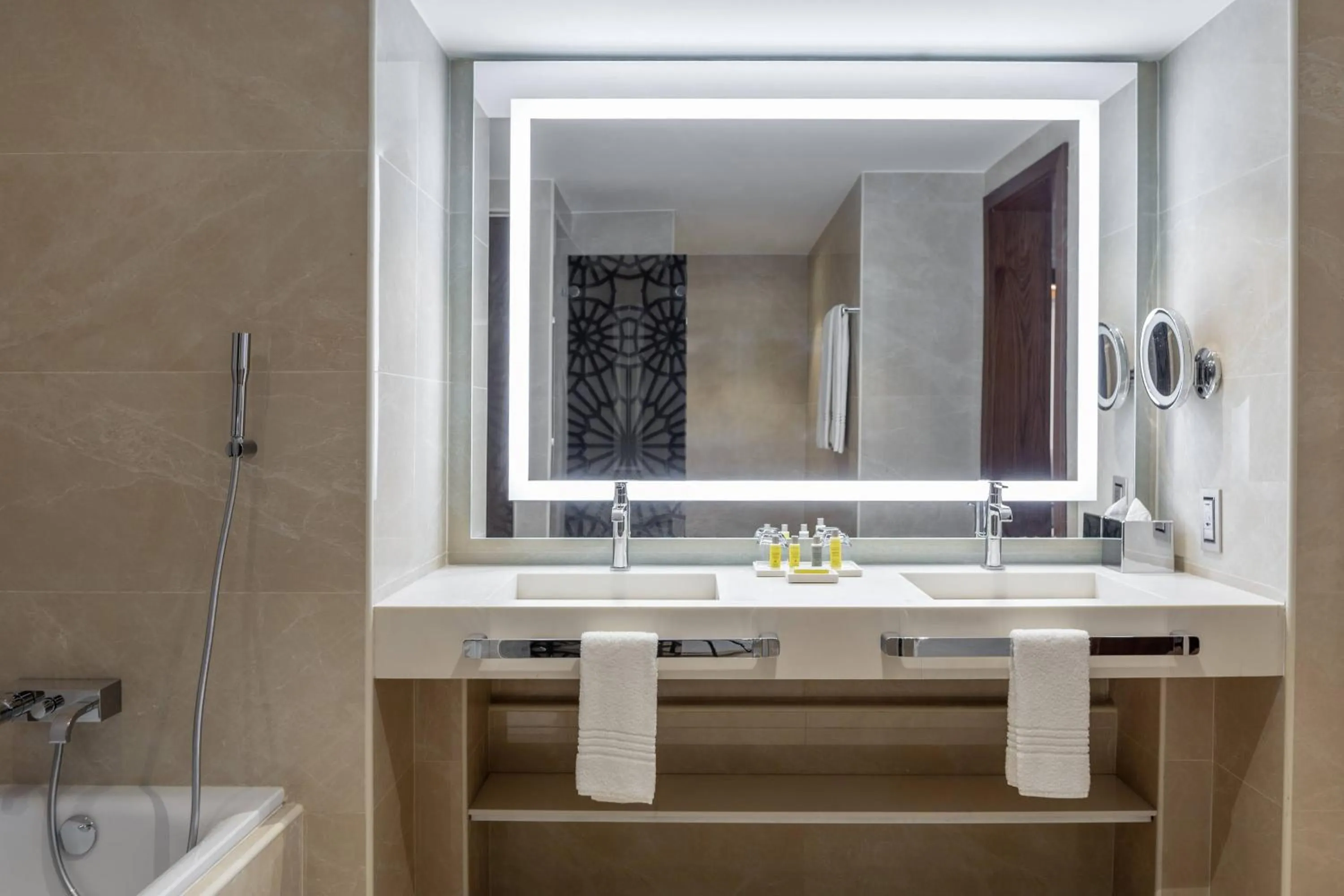 Bathroom in Algiers Marriott Hotel Bab Ezzouar