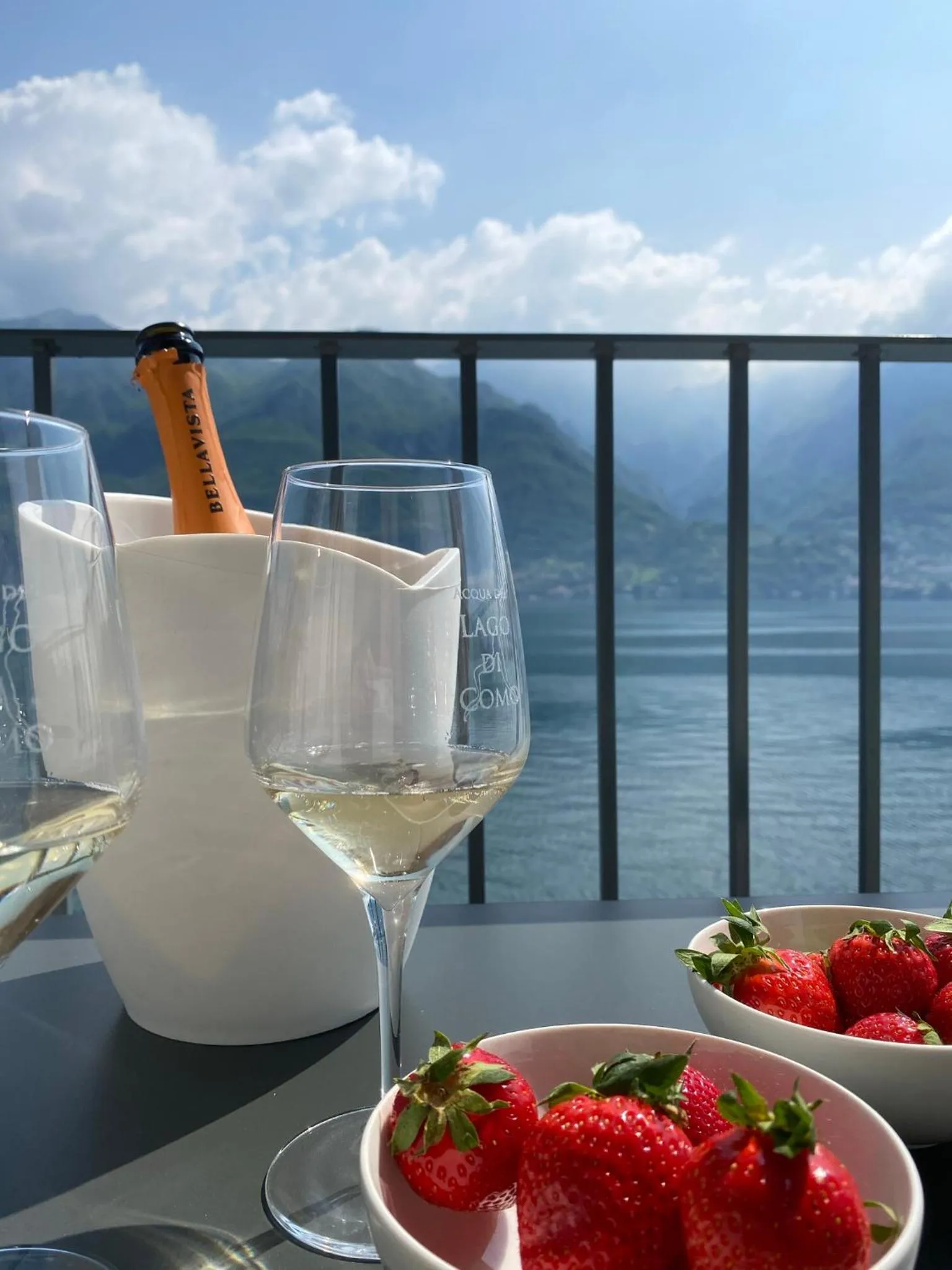 Balcony/Terrace in Al Molo 5 - Lake Front