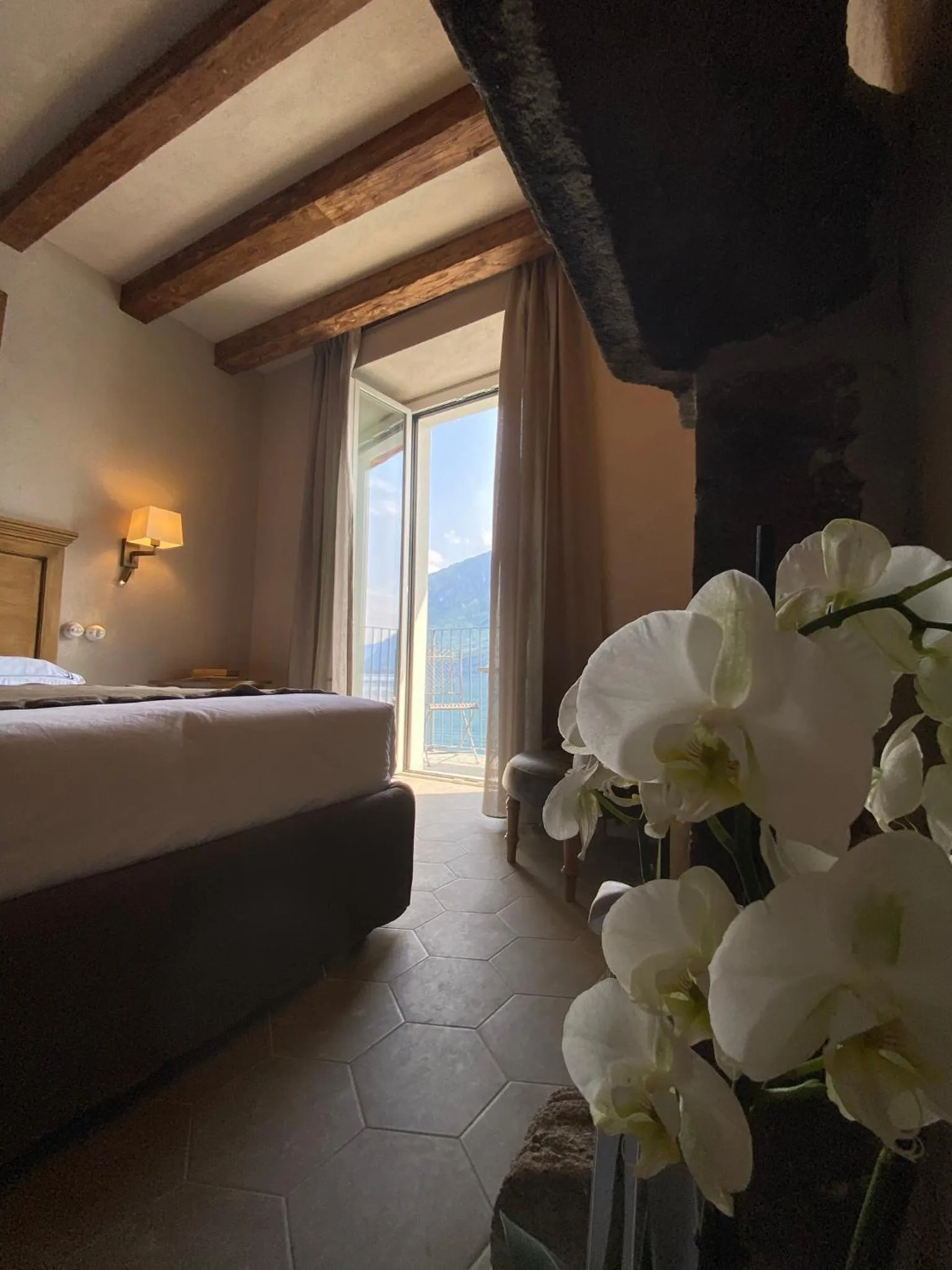 Balcony/Terrace, Bed in Al Molo 5 - Lake Front