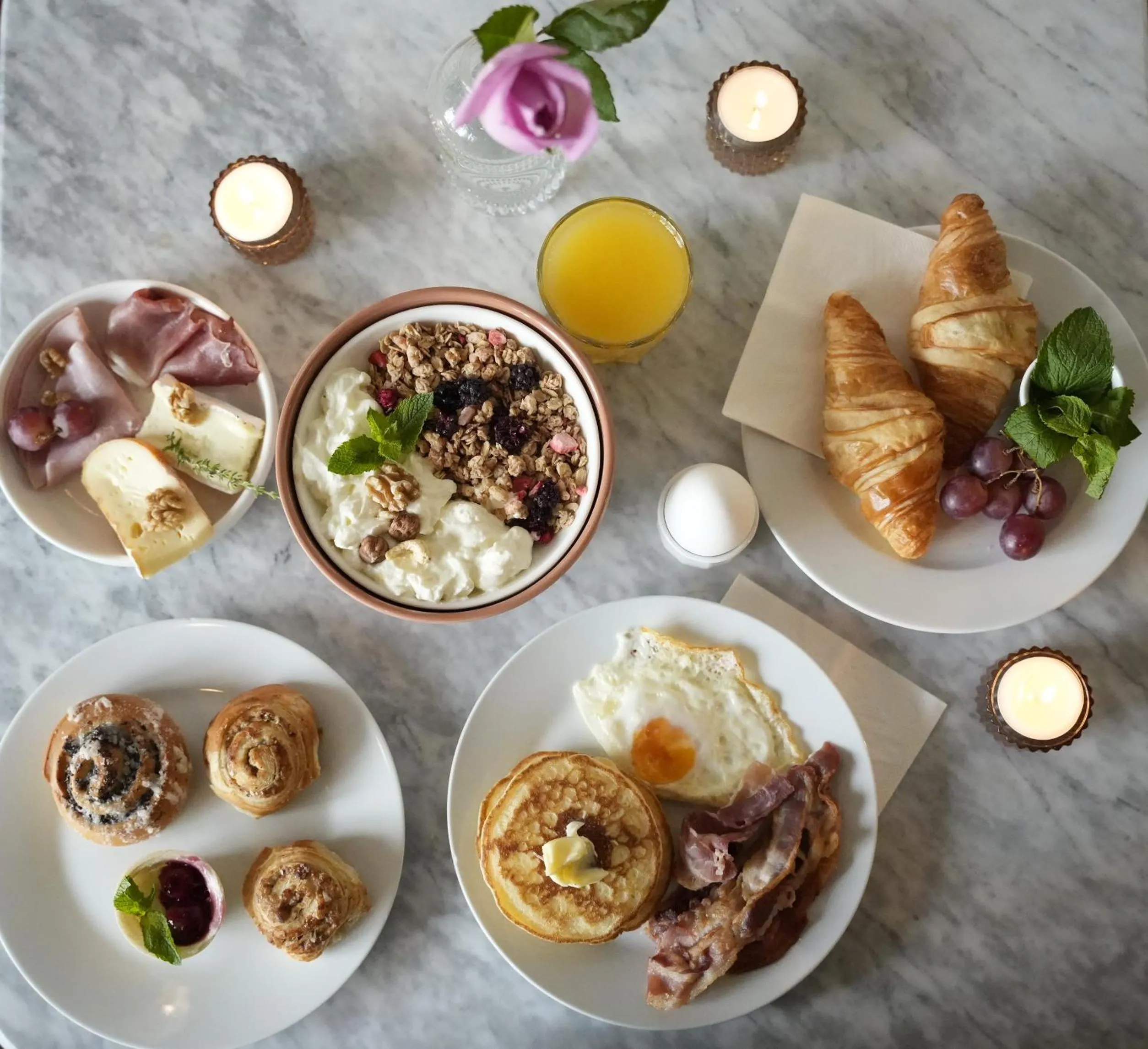 Breakfast in Schwan Locke