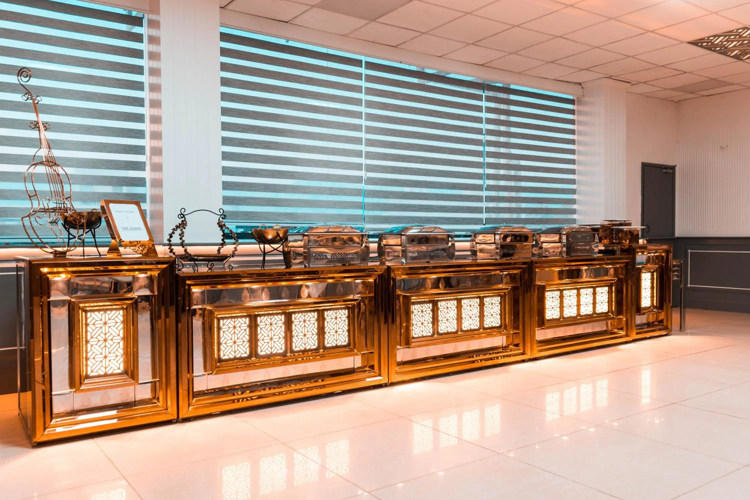 Restaurant/places to eat in Hotel Doon's Pride