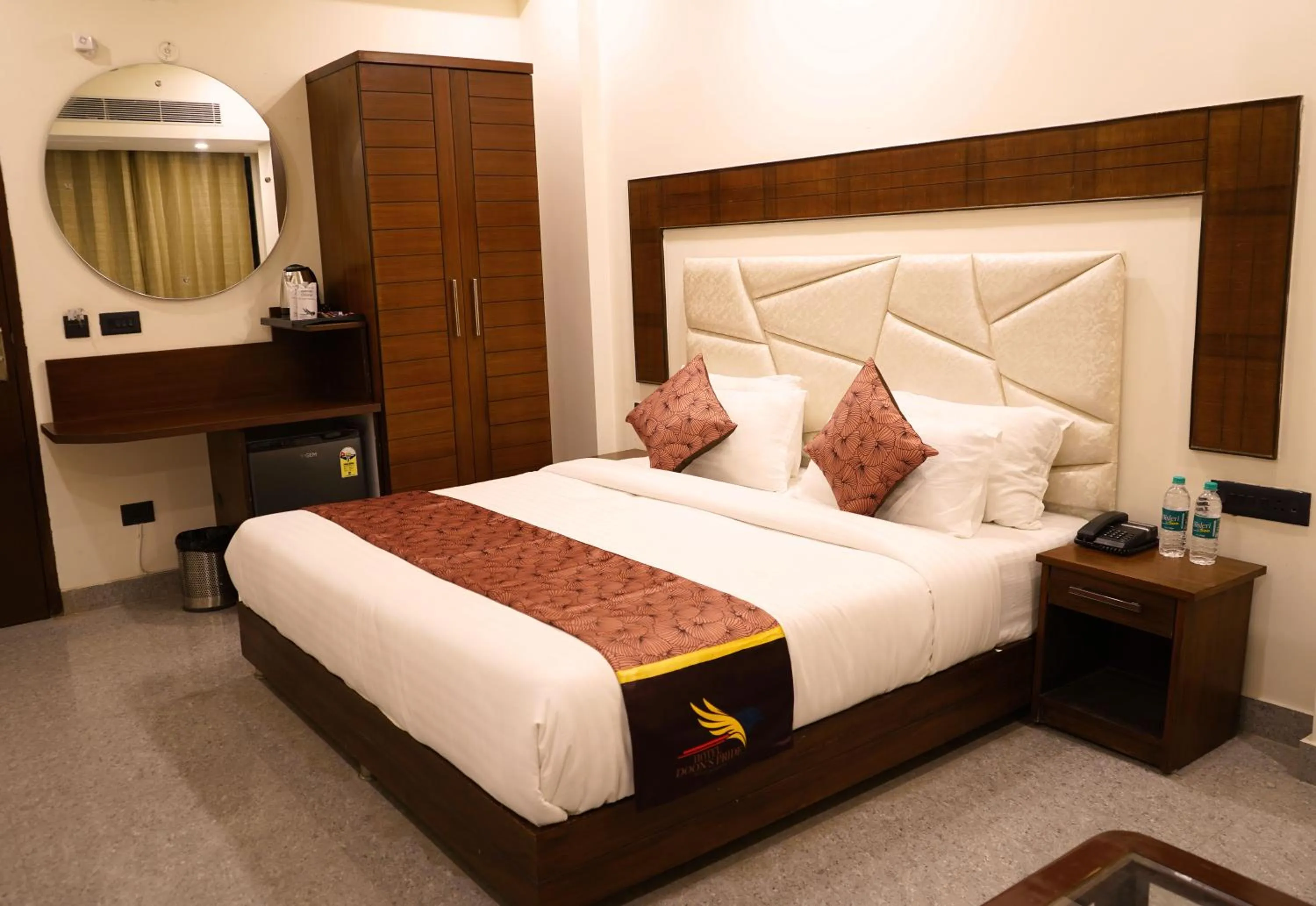 Bedroom, Bed in Hotel Doon's Pride