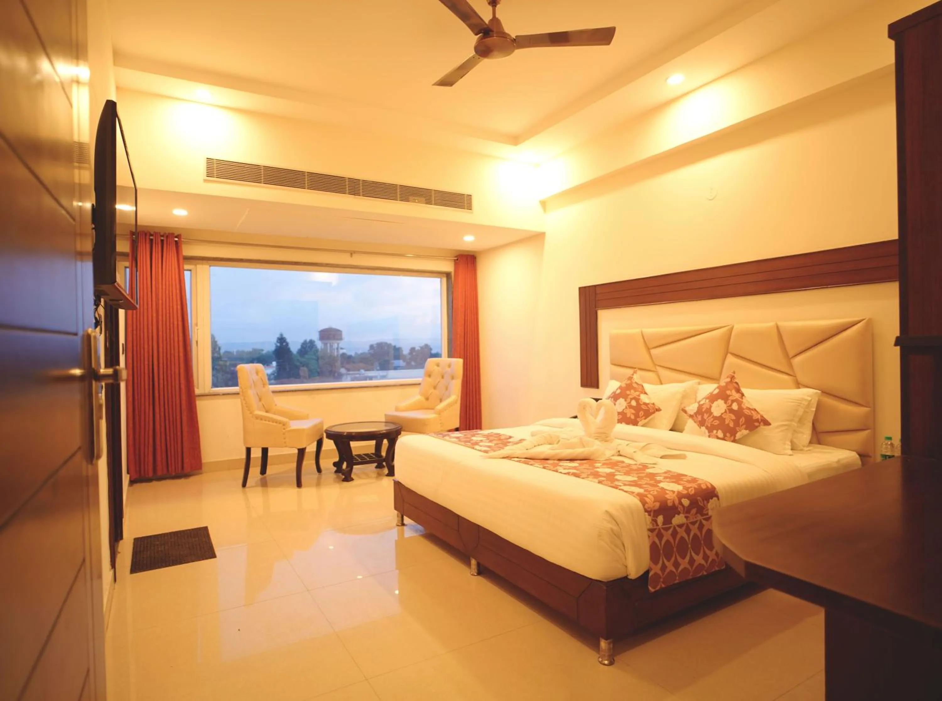 Photo of the whole room, Bed in Hotel Doon's Pride