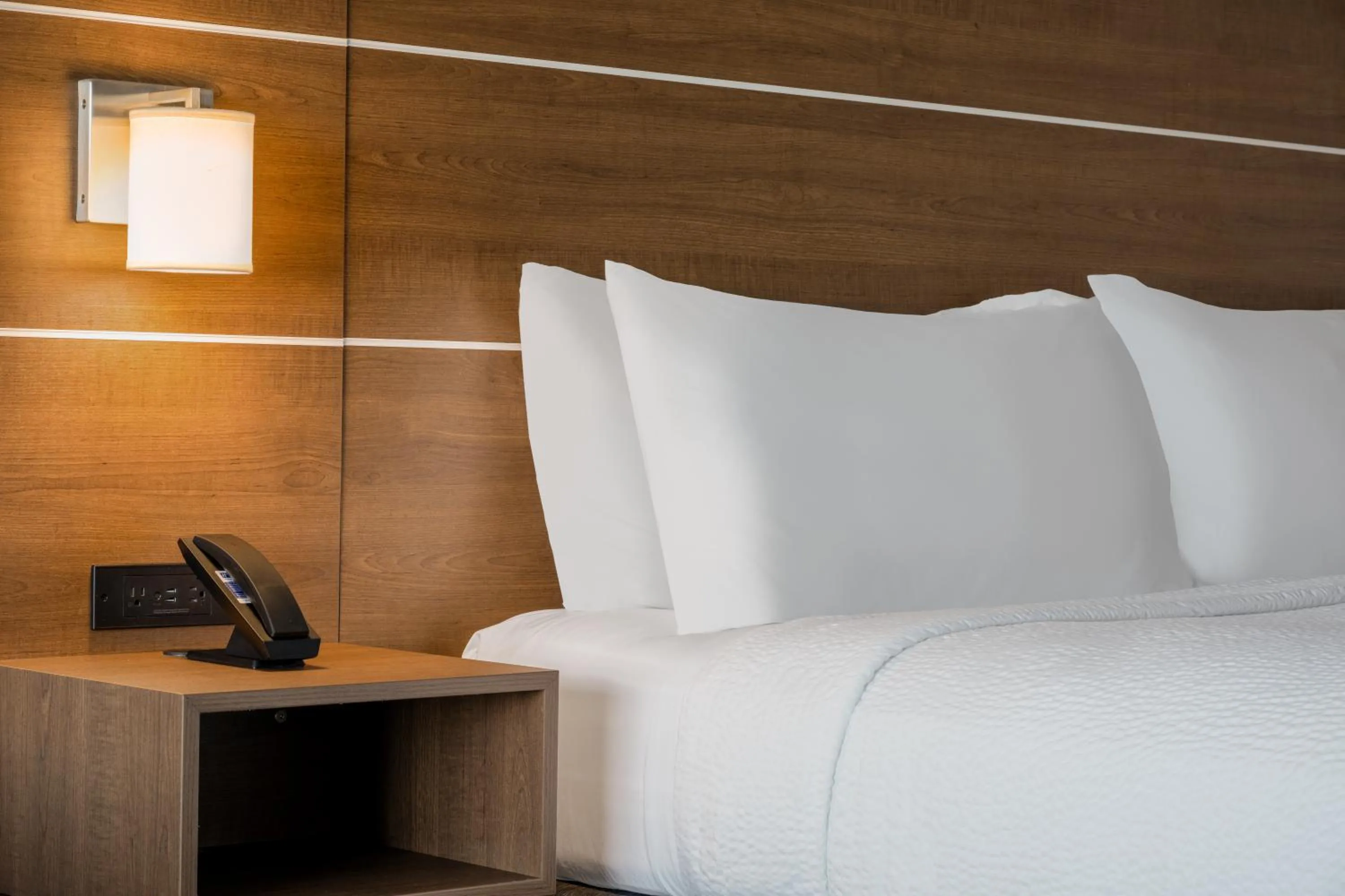 Bed in Holiday Inn Express & Suites - Gilbert - Mesa Gateway Airport