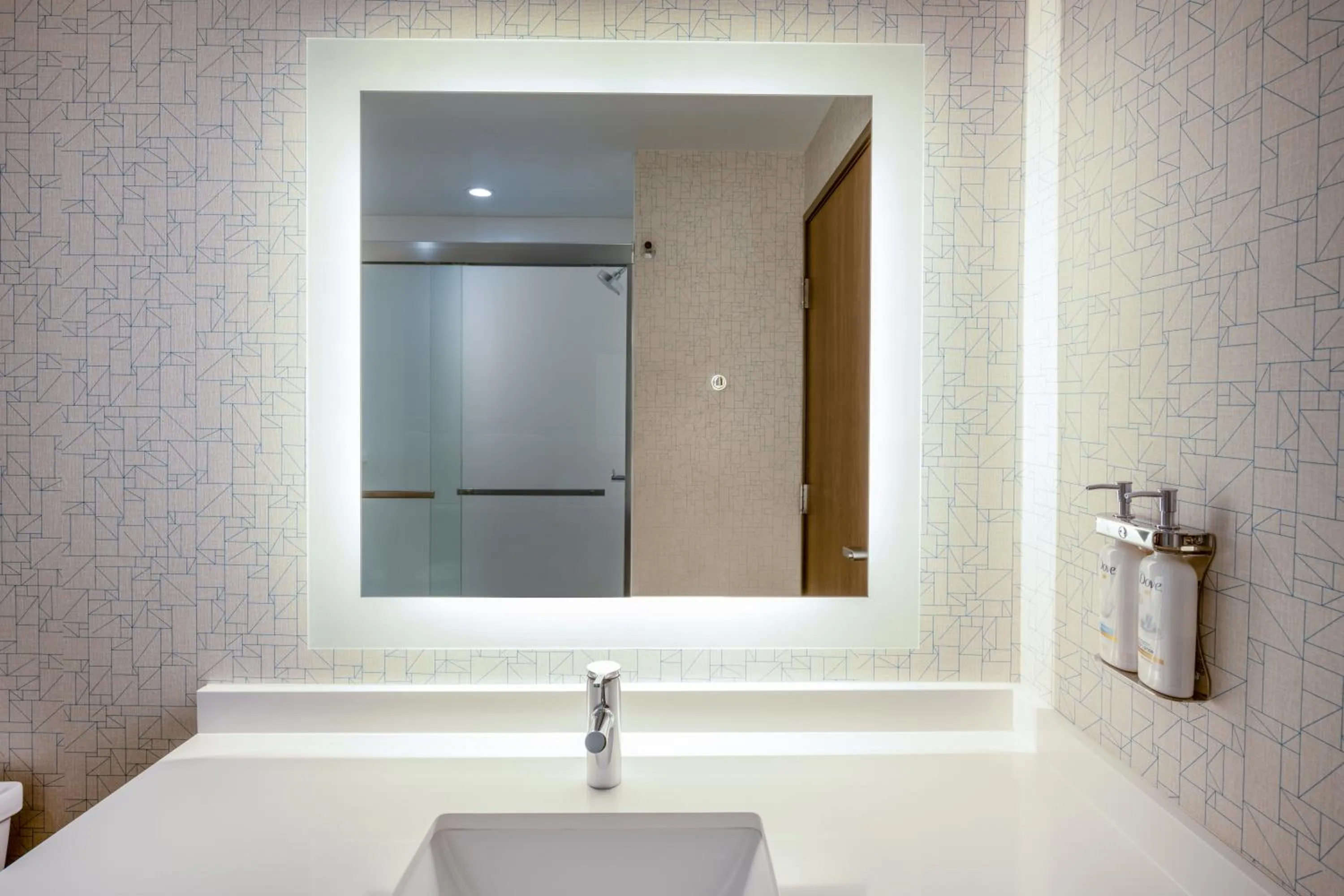 Shower in Holiday Inn Express & Suites - Gilbert - Mesa Gateway Airport