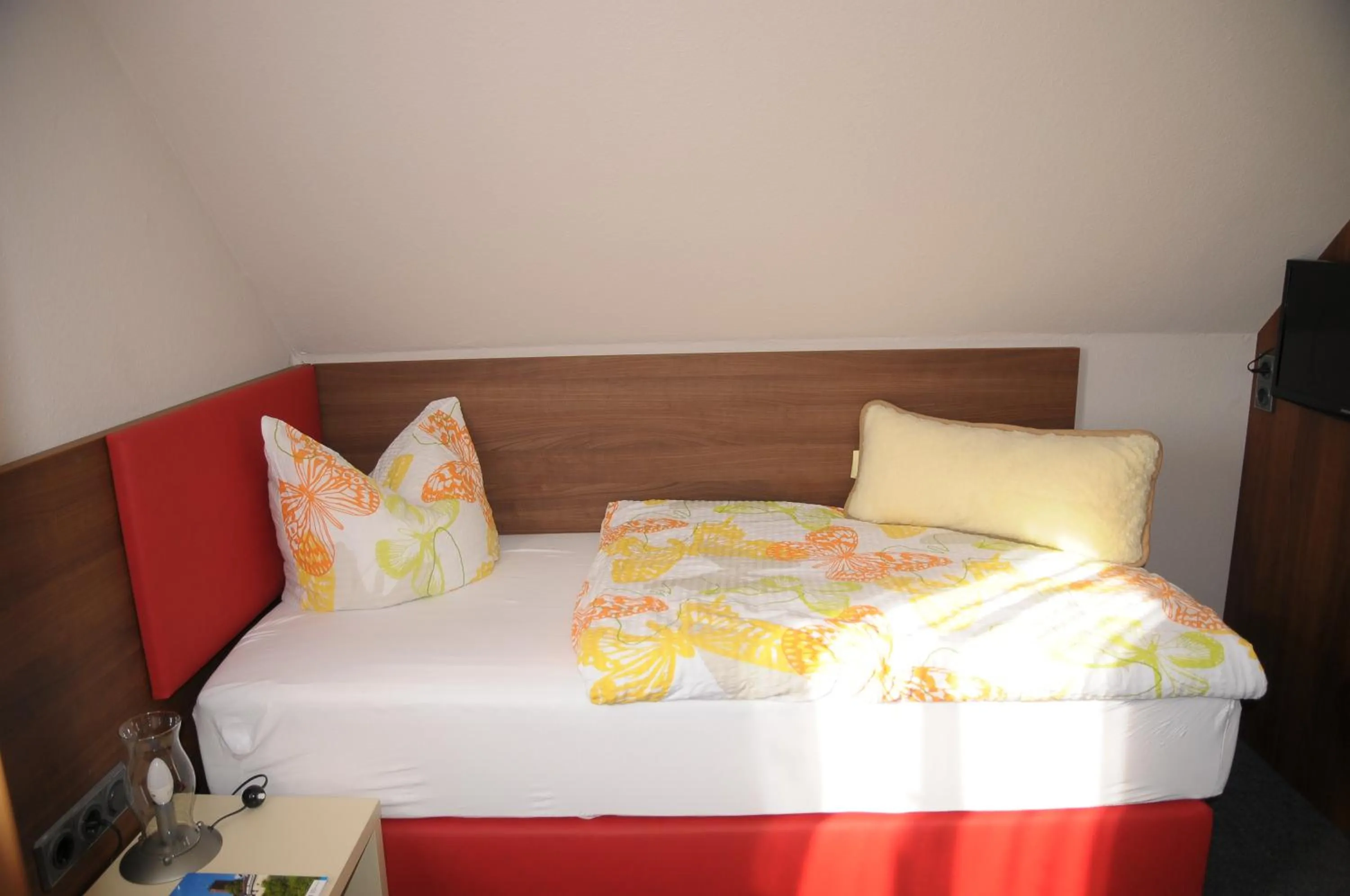 Photo of the whole room, Bed in Aktiv Pension