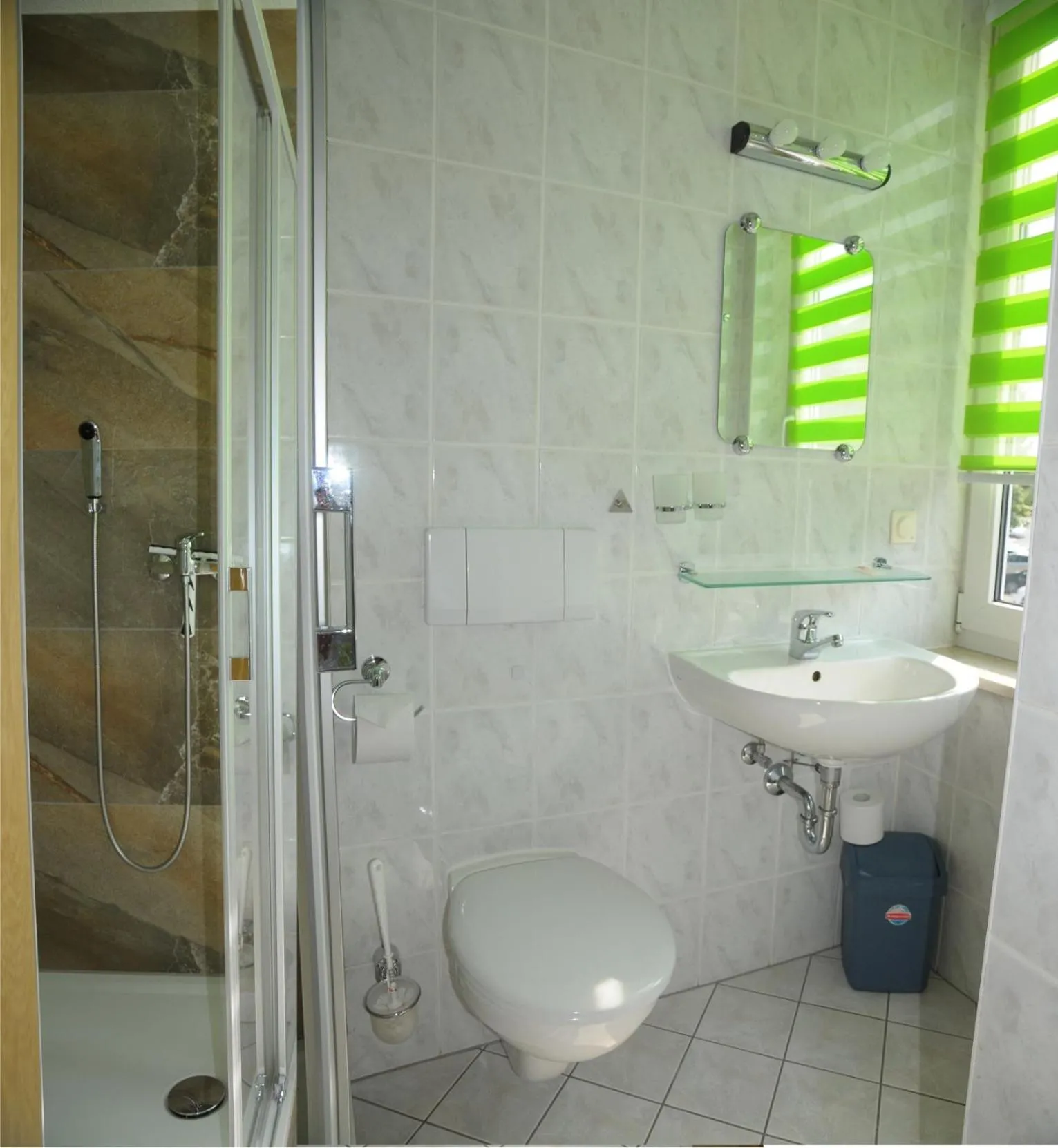 Shower in Aktiv Pension