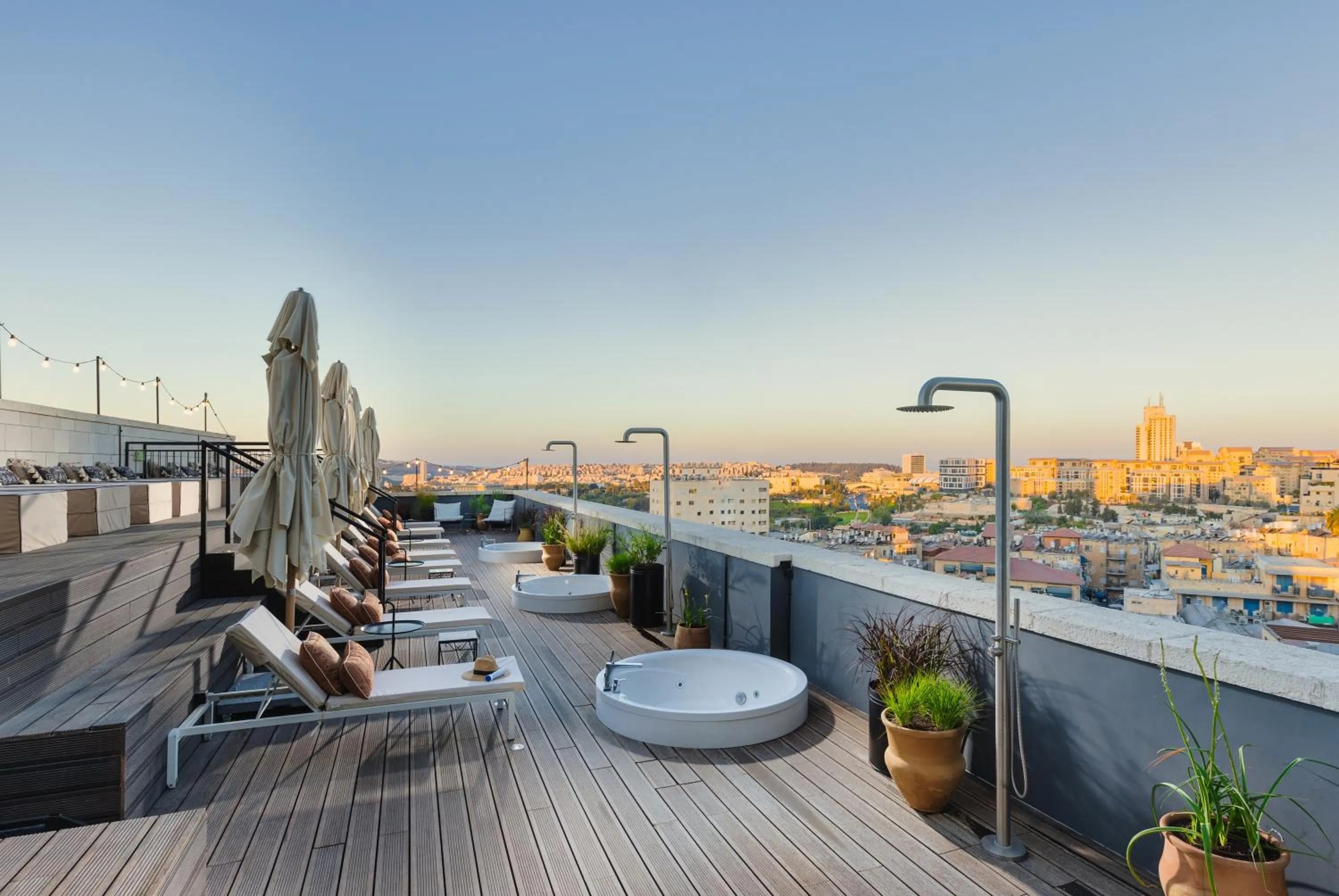 Hot Tub in Brown Machne Yehuda