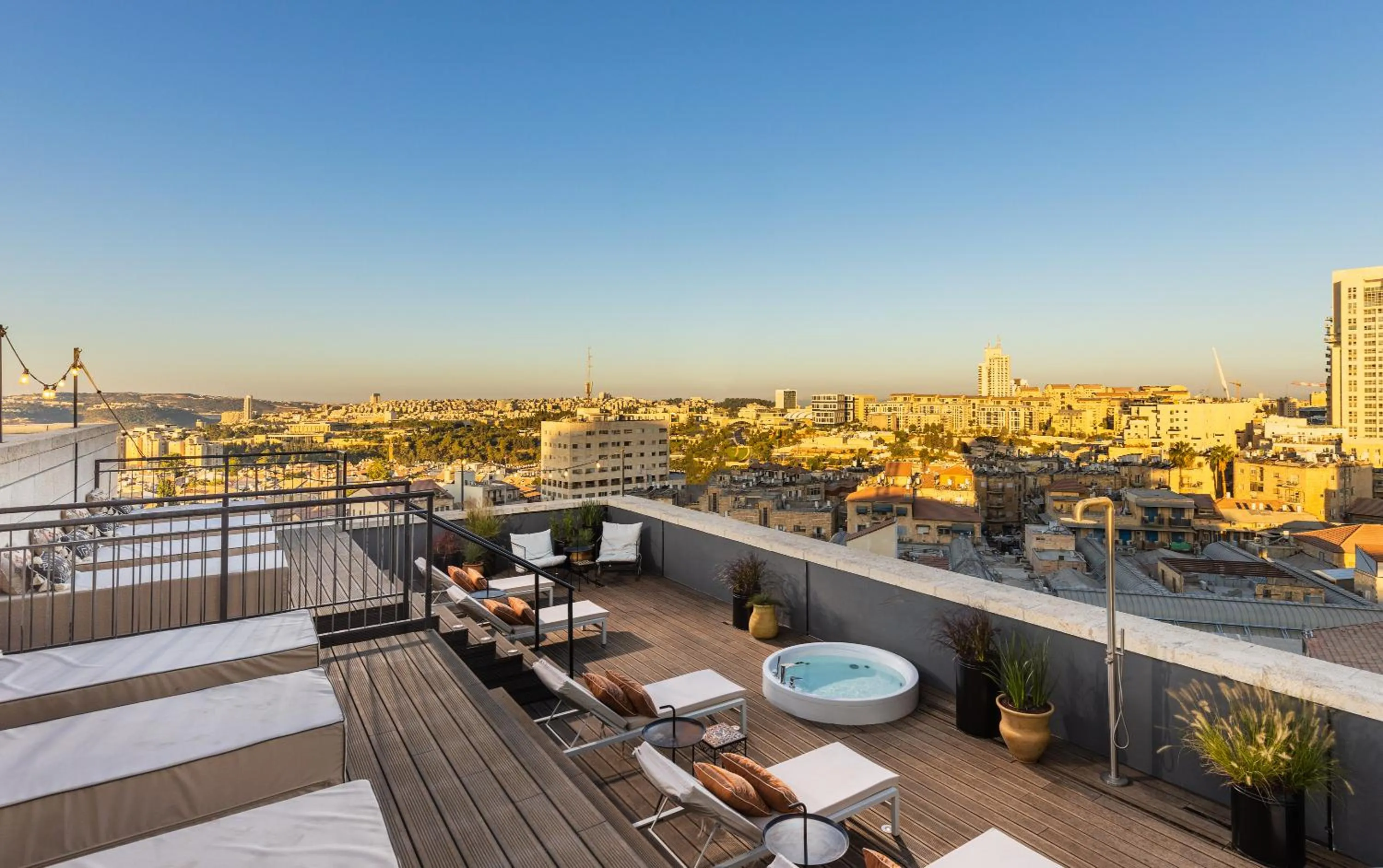 soundproof in Brown Machne Yehuda