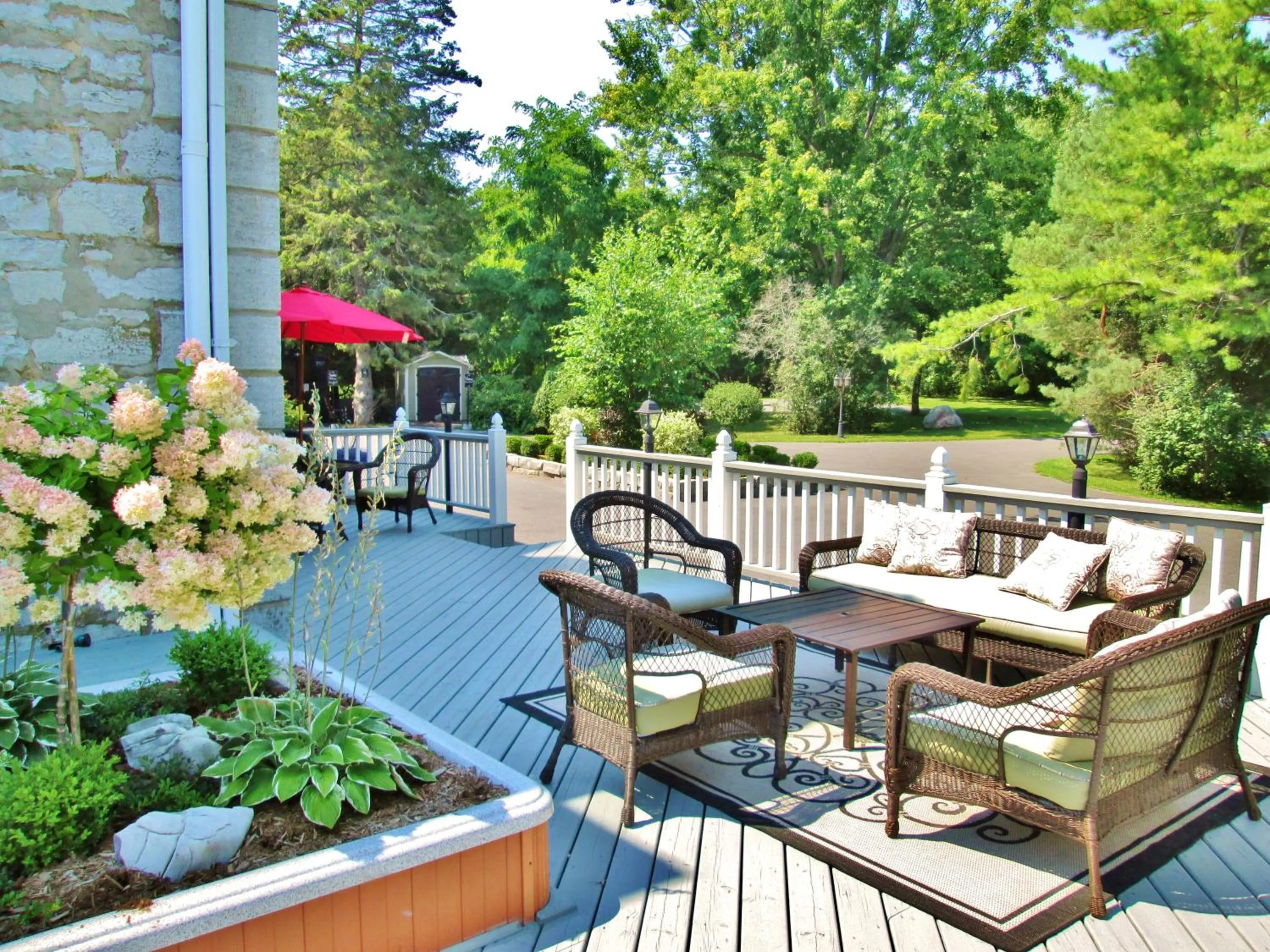 Balcony/Terrace in All Suites Whitney Manor