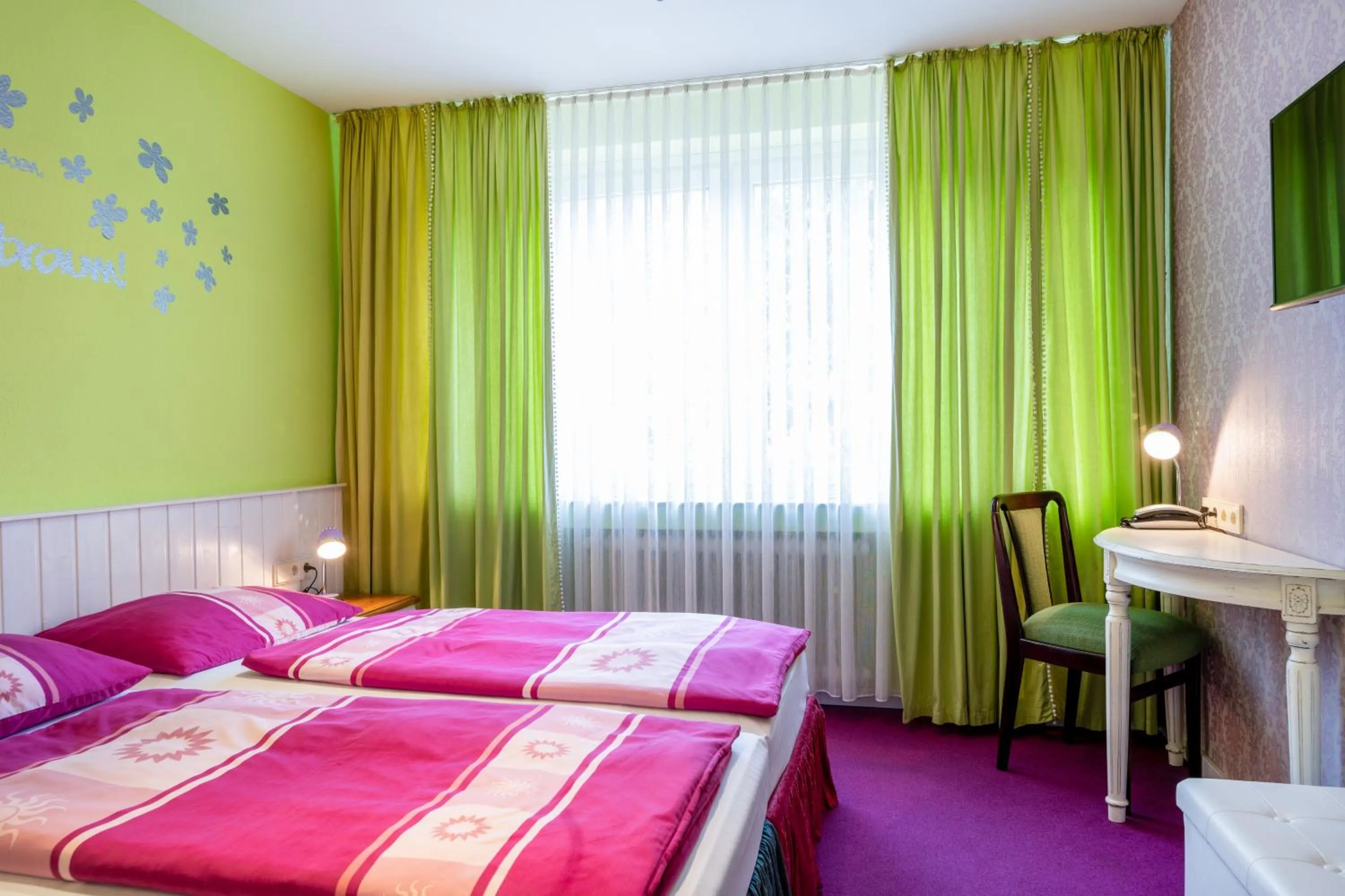 Photo of the whole room, Bed in Hotel Arosa Düsseldorf Oberkassel