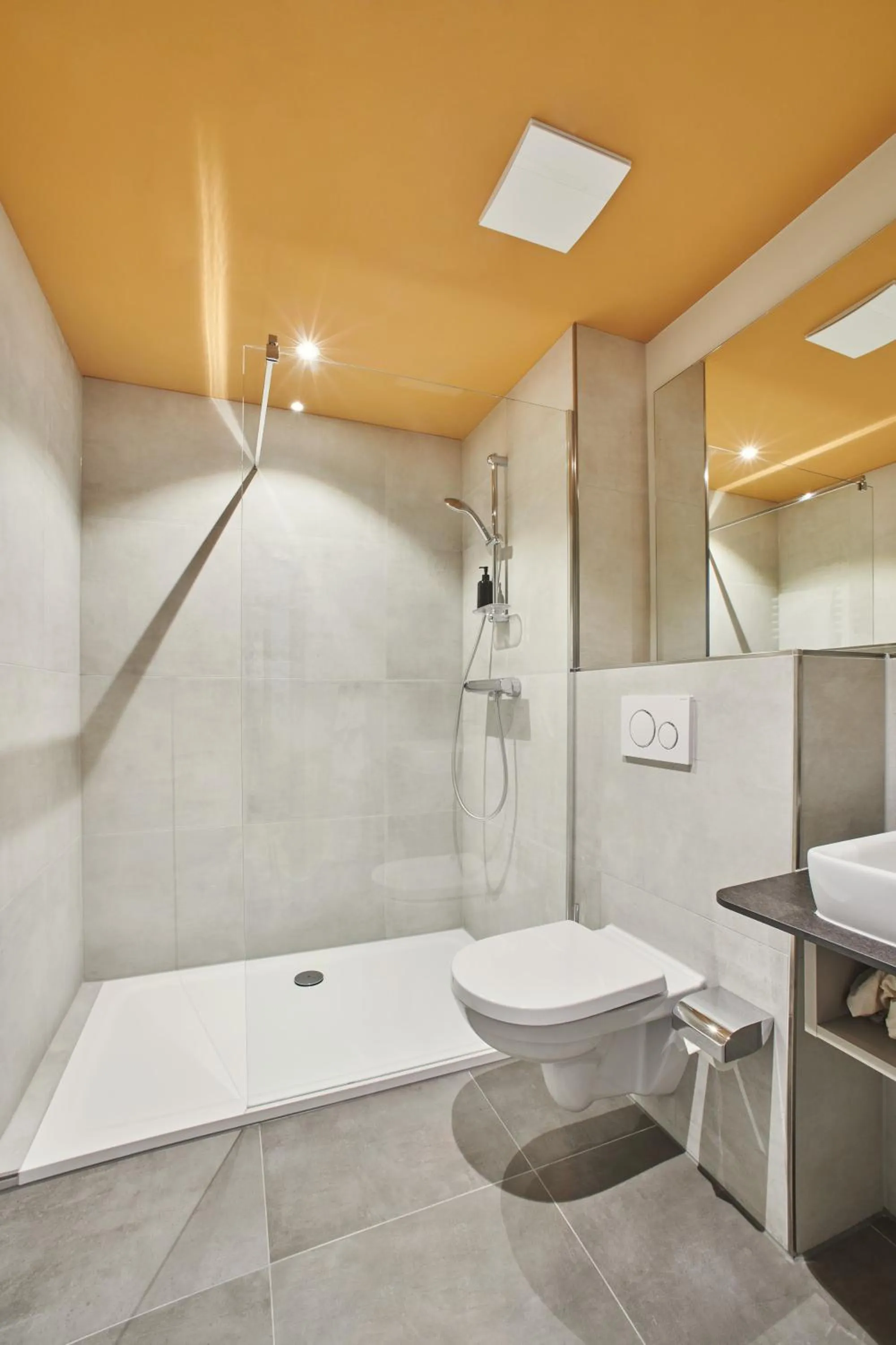 Shower in Hotel Bad Dürkheim