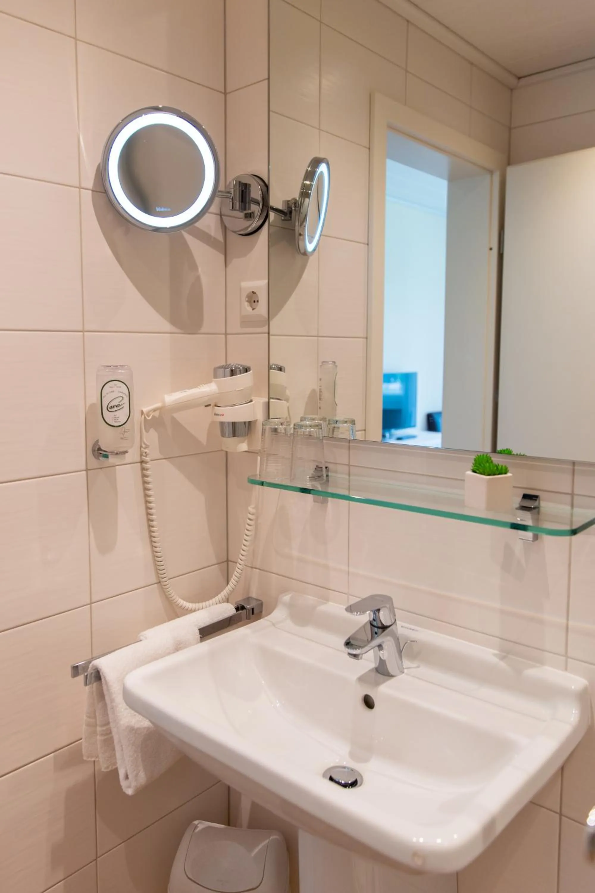 Shower in Hotel Bad Dürkheim