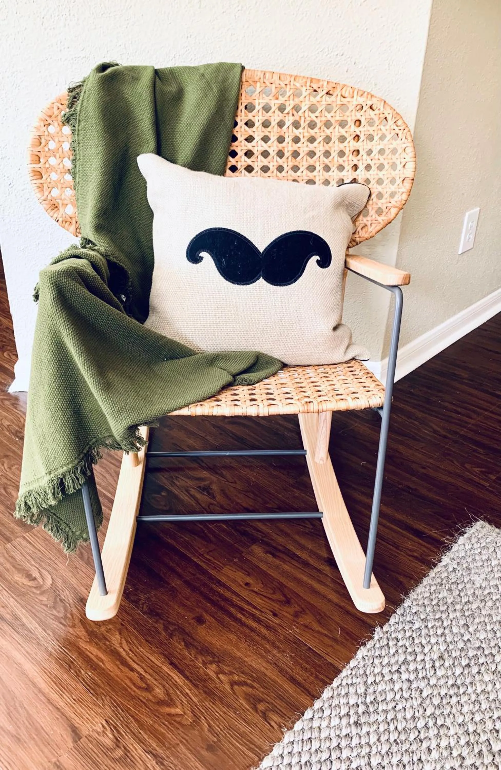 Seating area in Peaceful Medical Center Apartment 2BR & 2BA