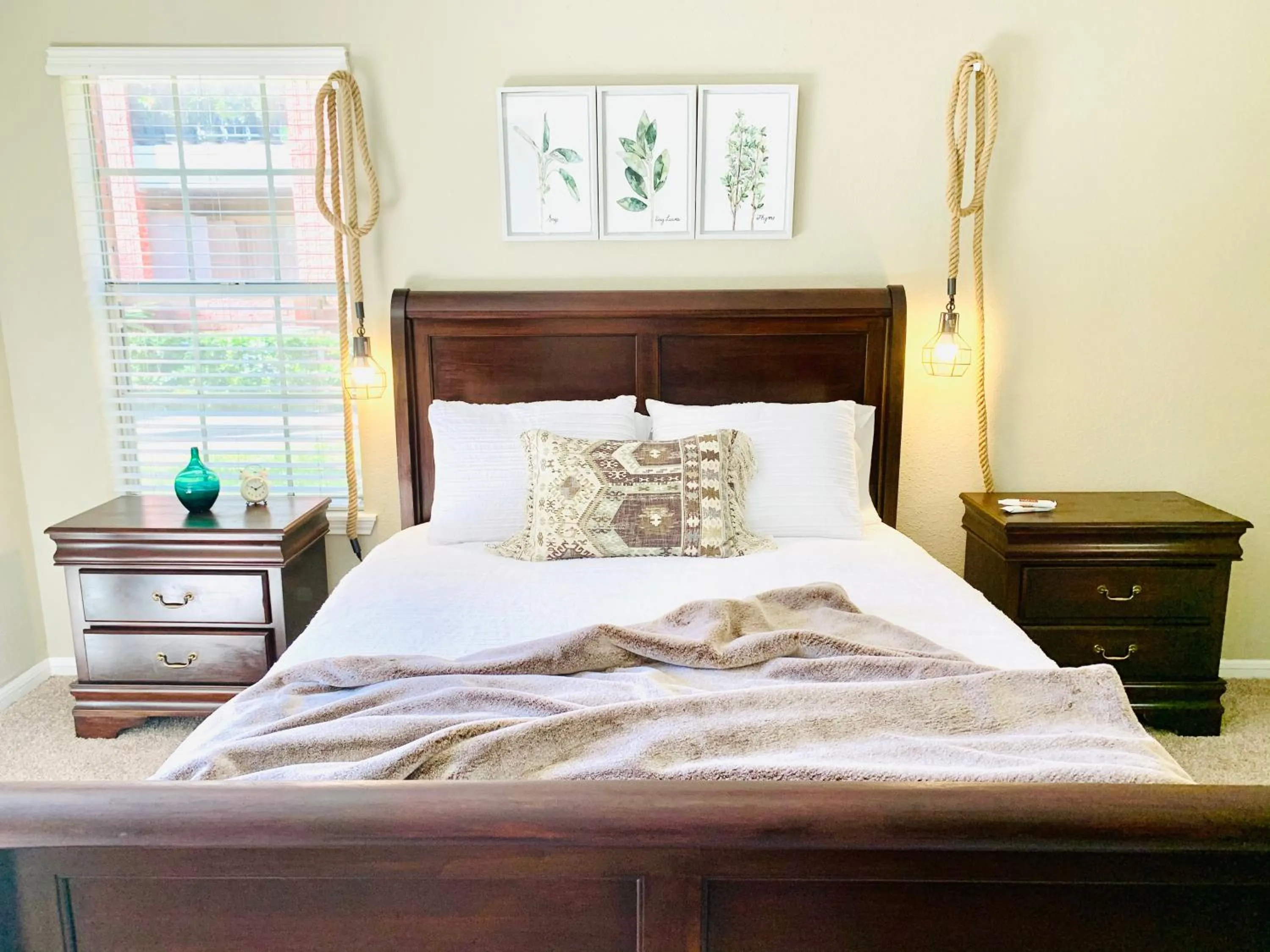 Bedroom, Bed in Peaceful Medical Center Apartment 2BR & 2BA