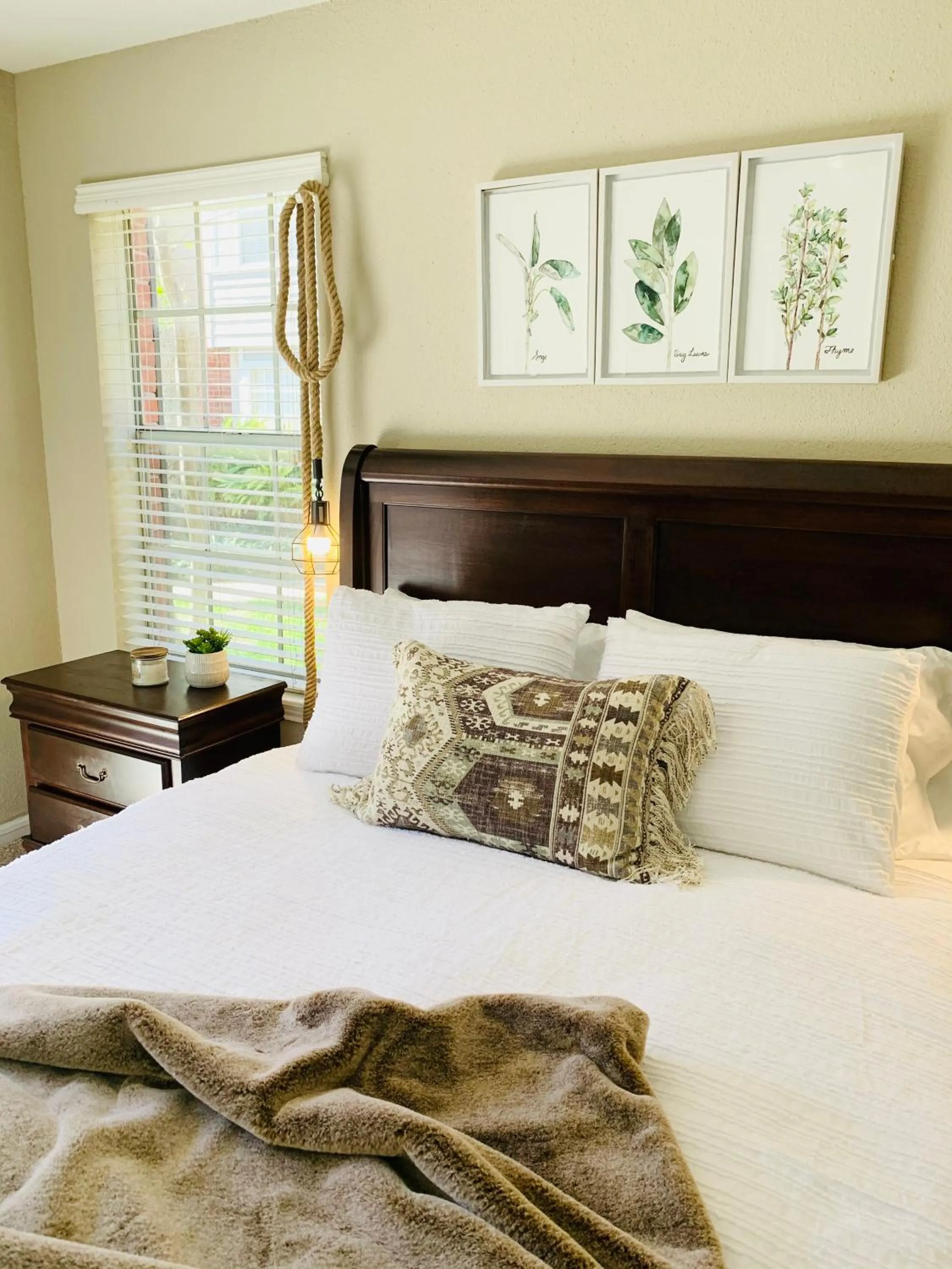 Bedroom, Bed in Peaceful Medical Center Apartment 2BR & 2BA