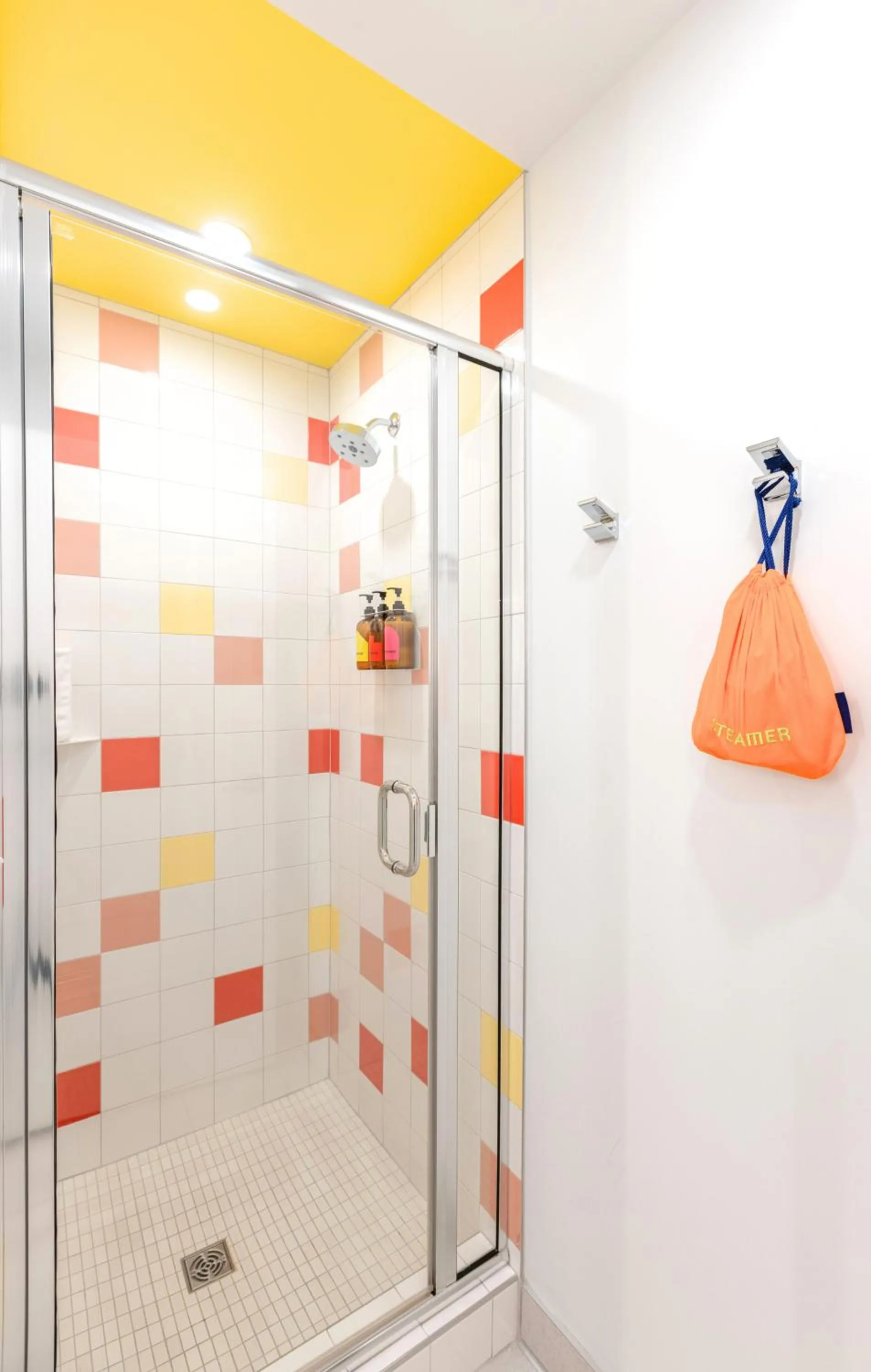 Shower in The Gallatin