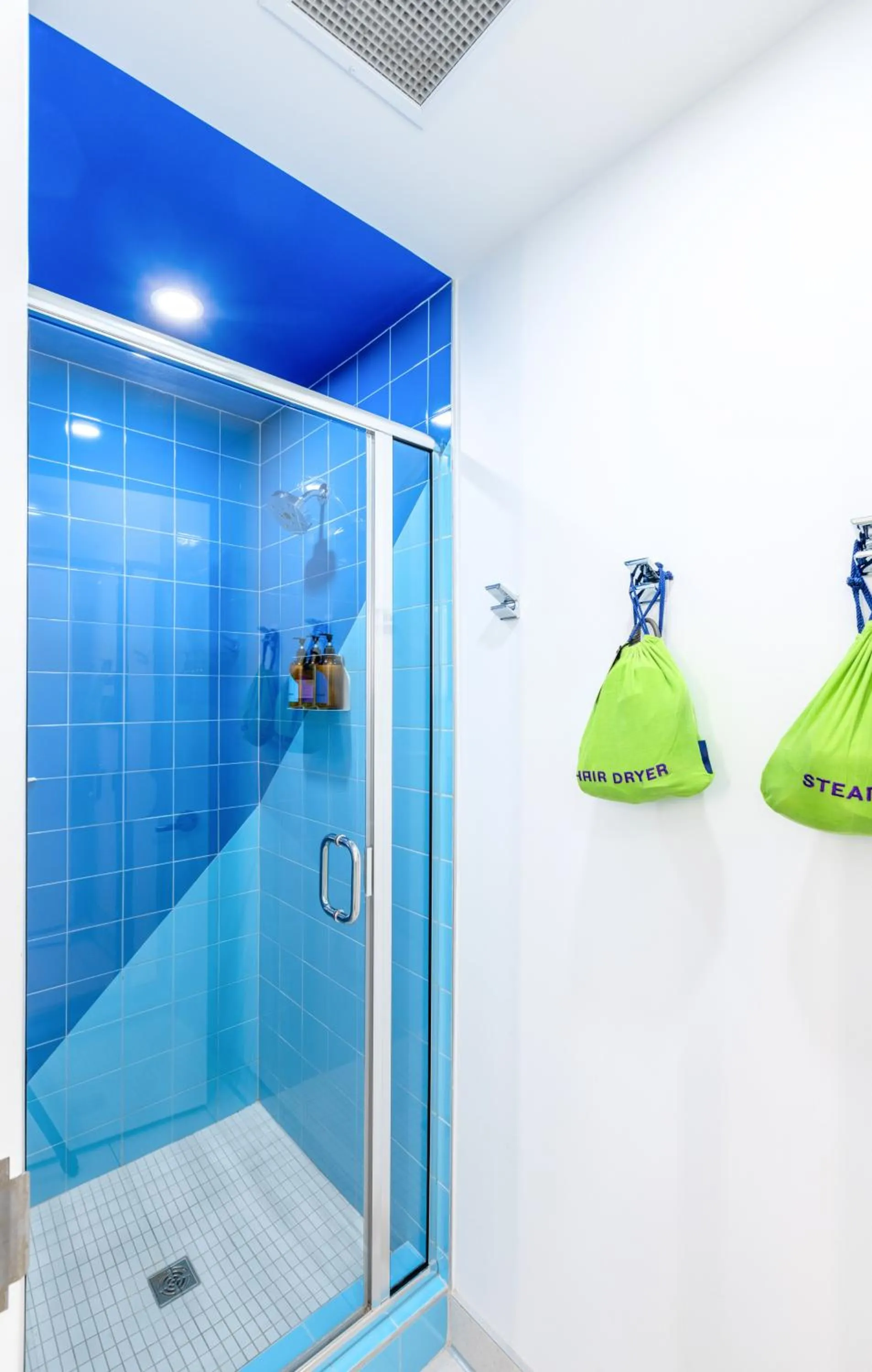 Shower in The Gallatin