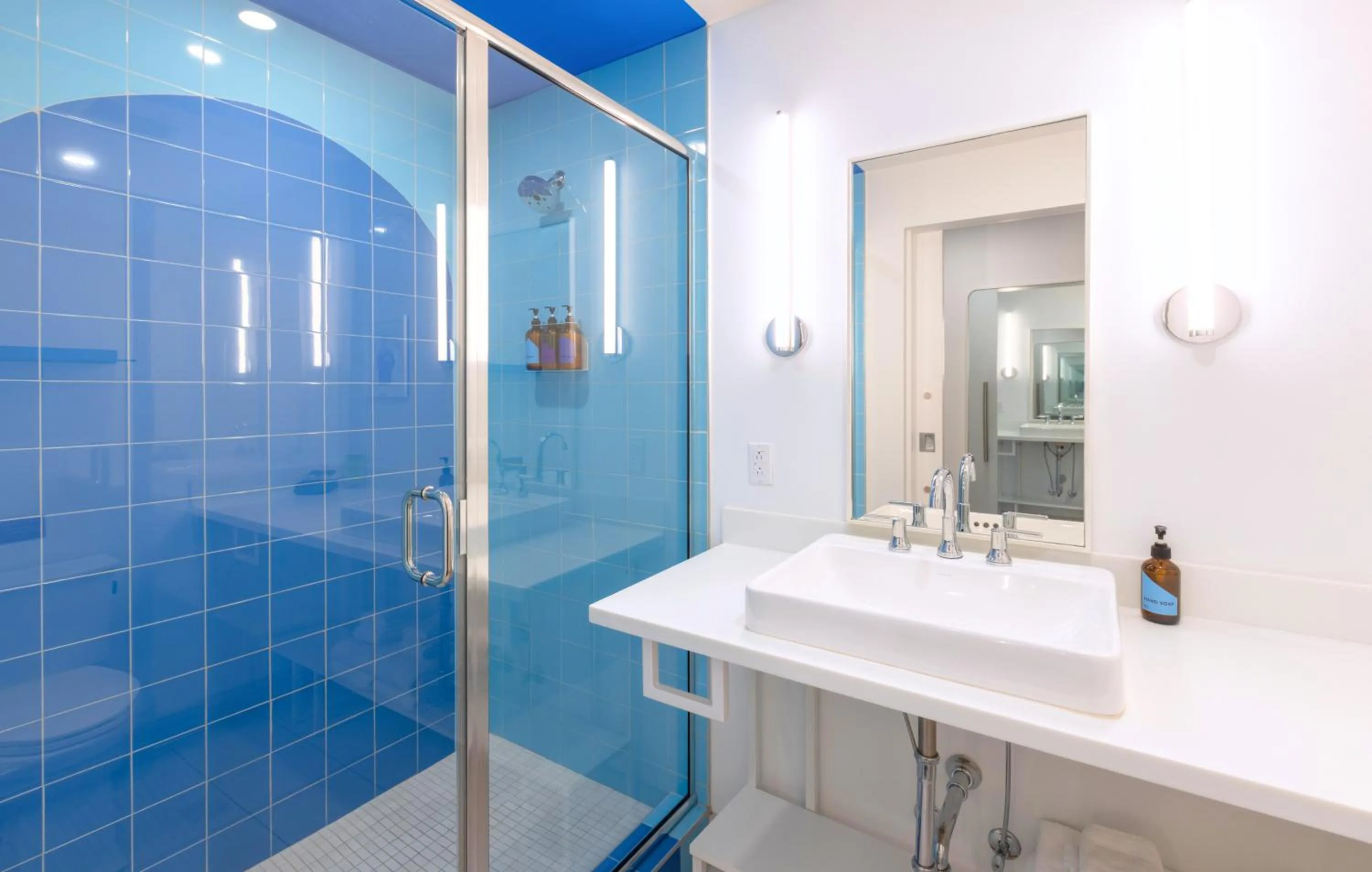 Shower in The Gallatin