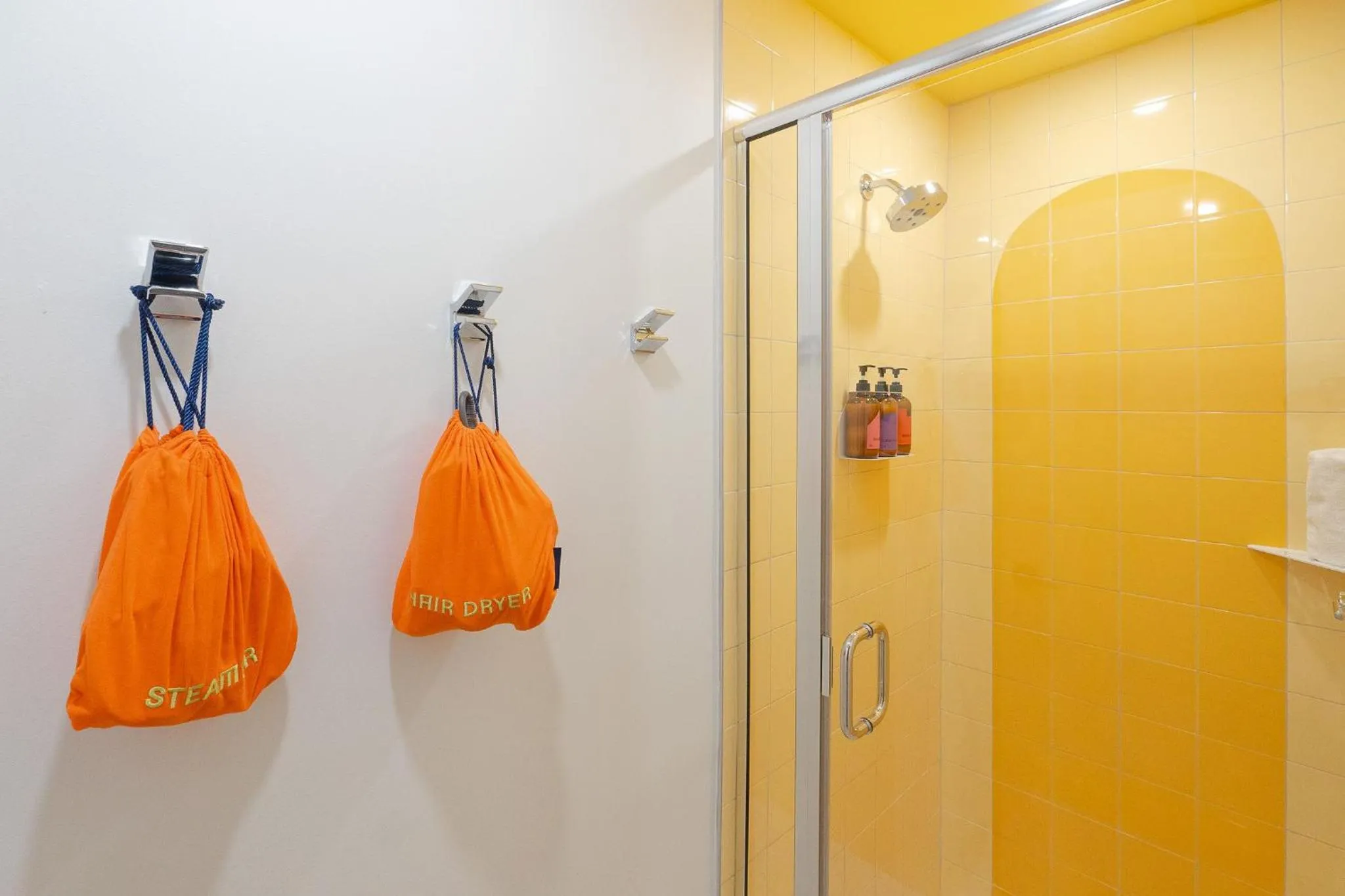 Shower in The Gallatin