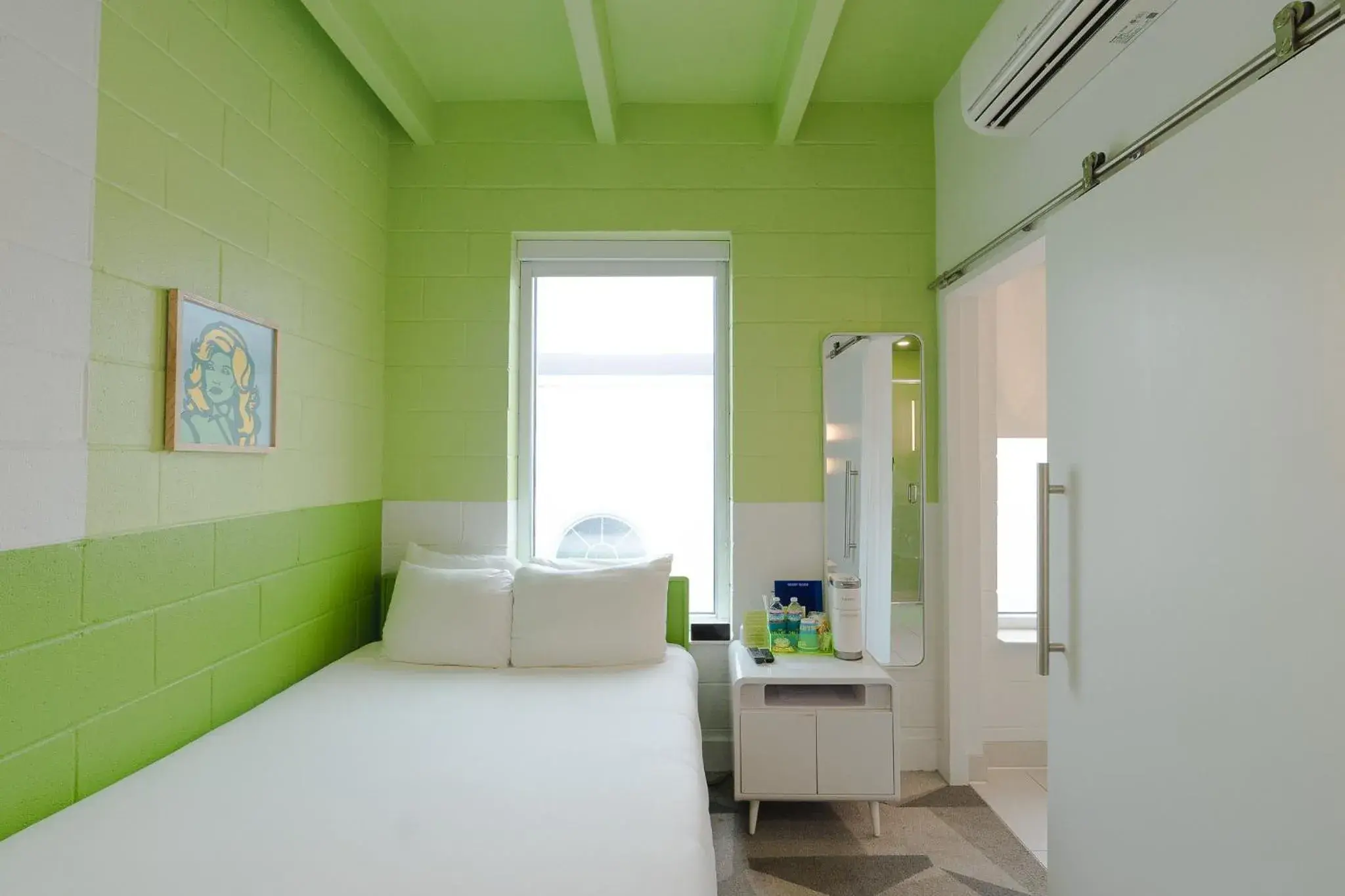 Economy Double Room 318 - single occupancy in The Gallatin Economy Double Room 318 - single occupancy in The Gallatin