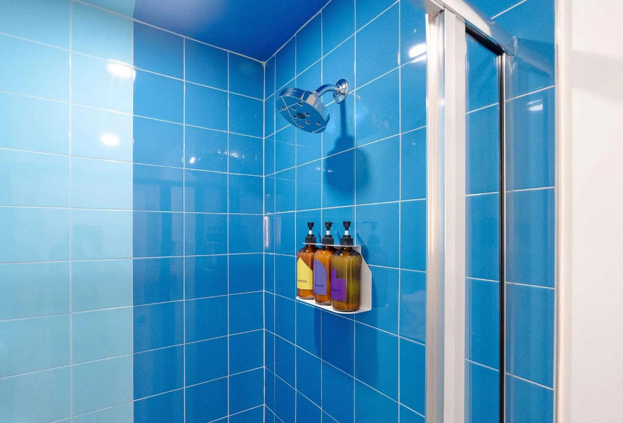 Shower in The Gallatin