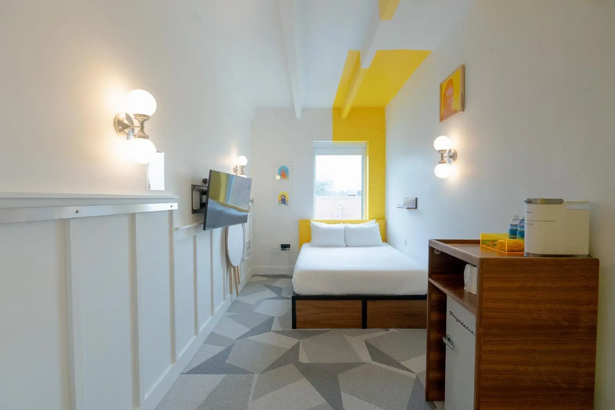 Queen Room - single occupancy in The Gallatin Queen Room - single occupancy in The Gallatin