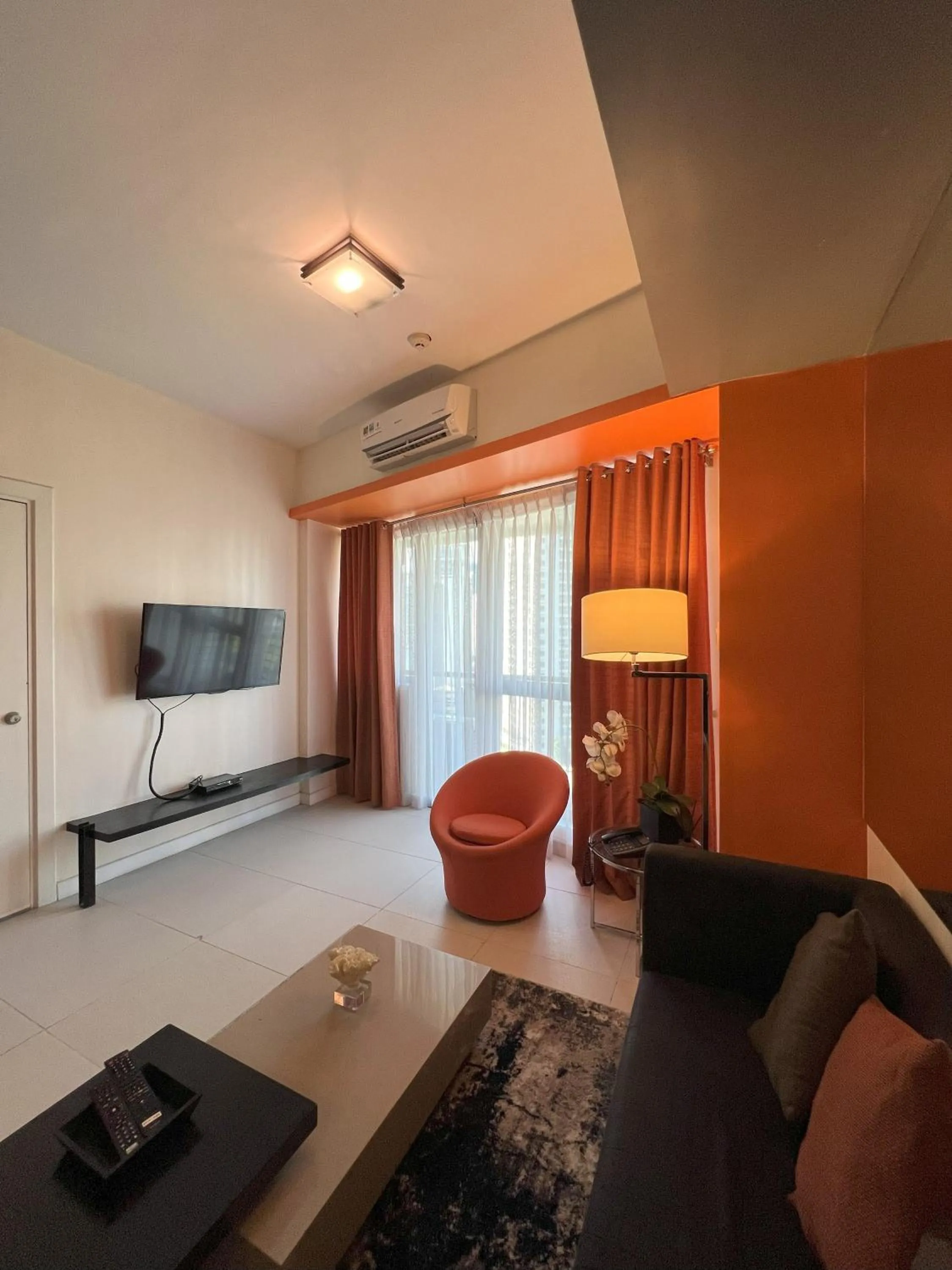 Communal lounge/ TV room in KL Serviced Residences Managed by HII