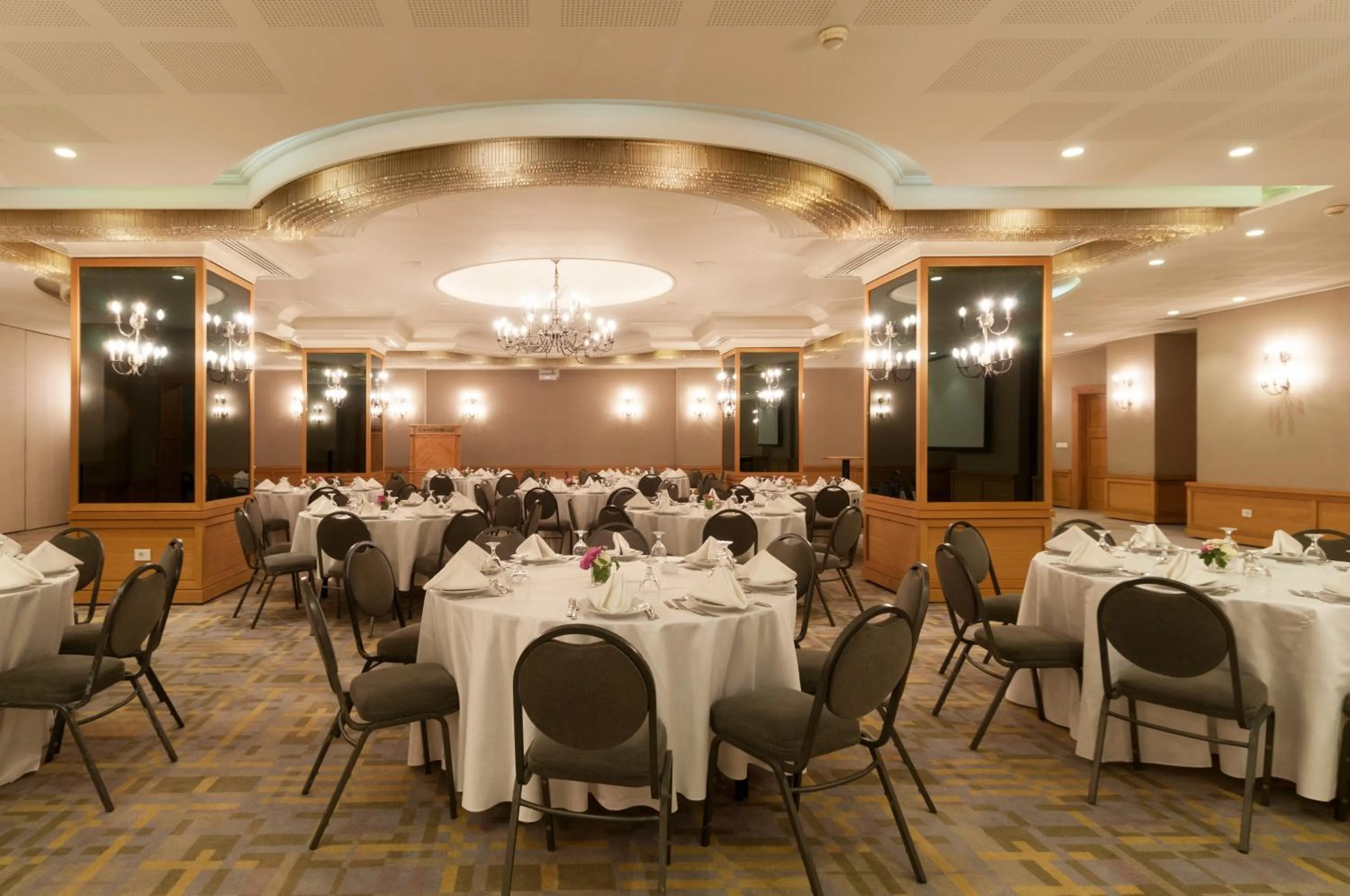 Banquet/Function facilities in Le Commodore Hotel