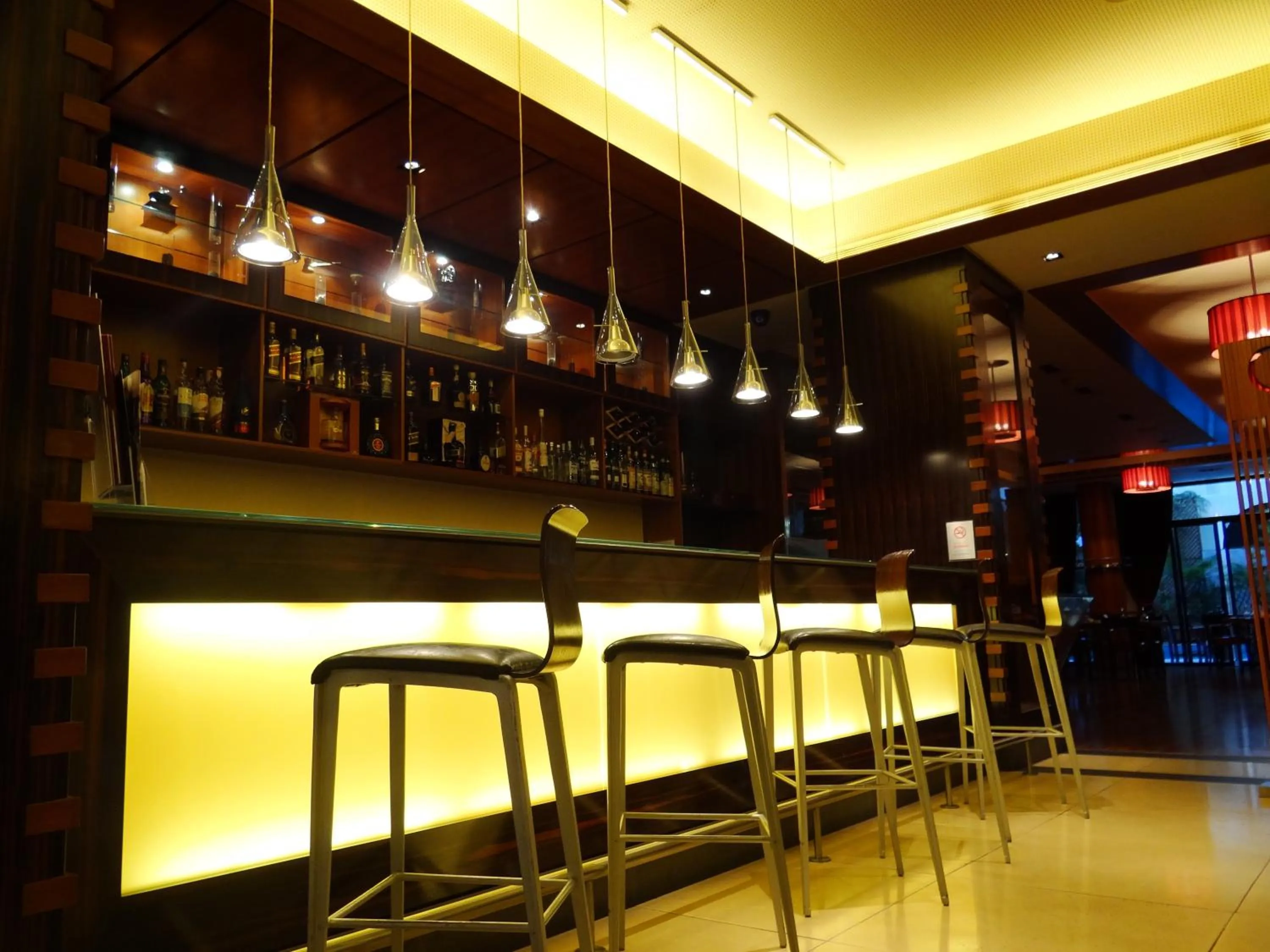 Lounge or bar in Le Commodore Hotel