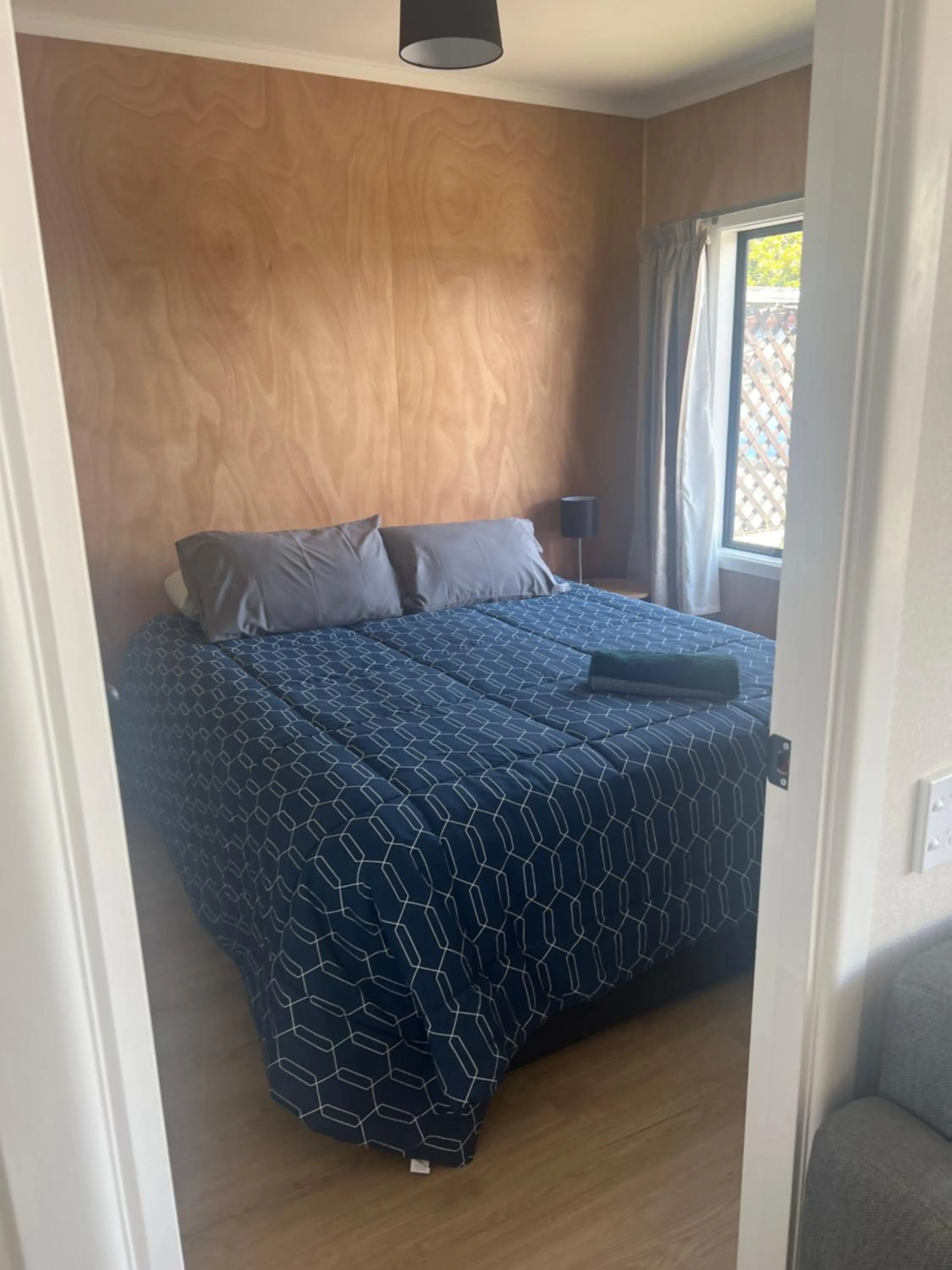 Bed in Windsor Motel