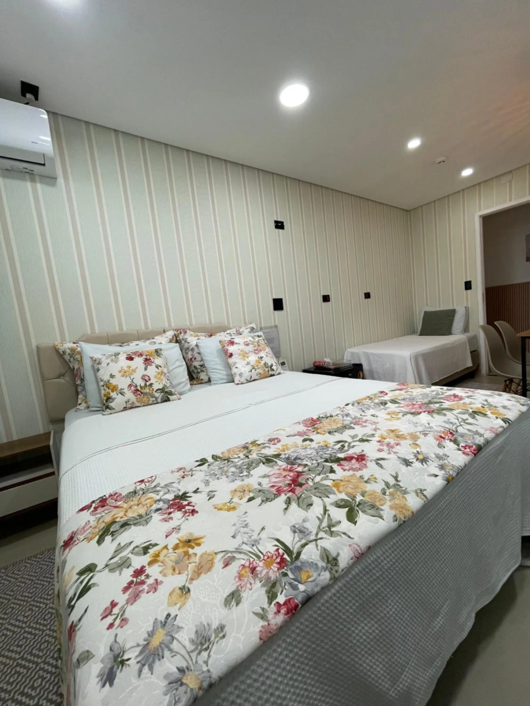 Bed in Green It Motel & Hotel